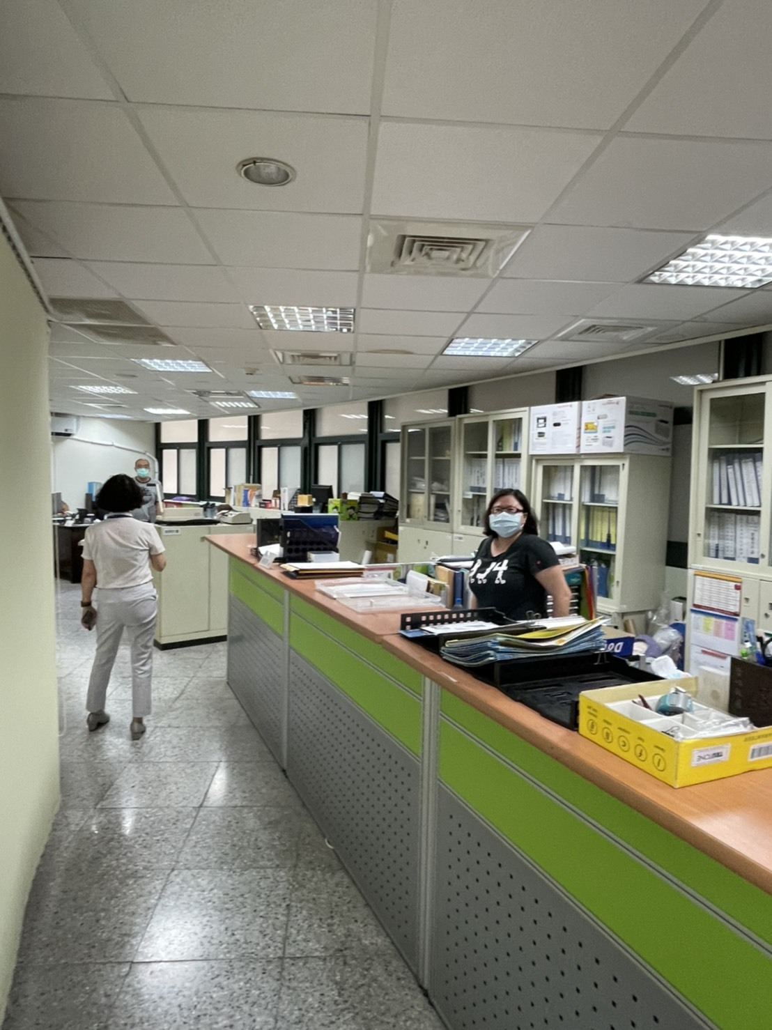 校長陳月端巡視校園防疫措施 04