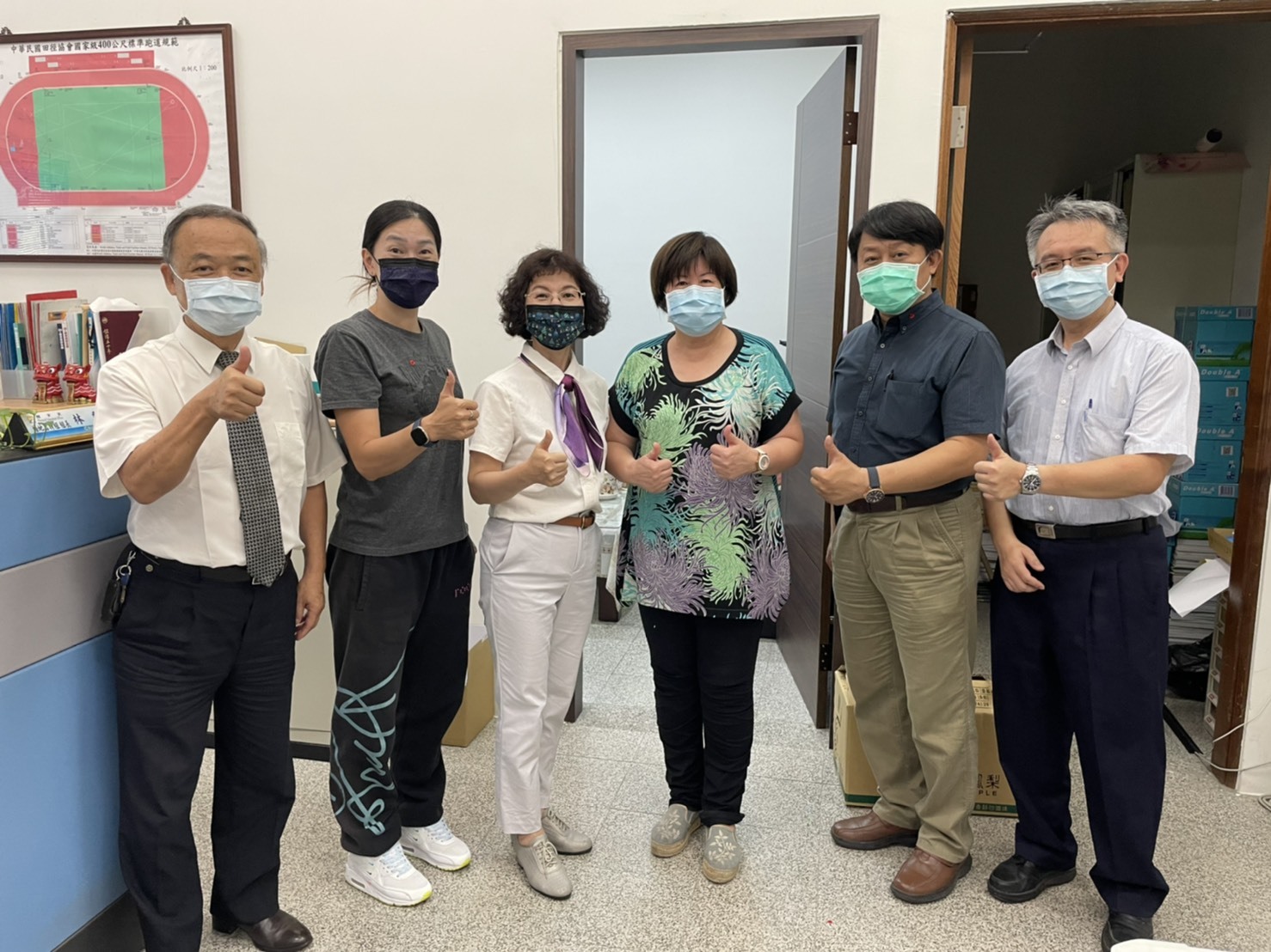 校長偕同主管巡視校園防疫措施