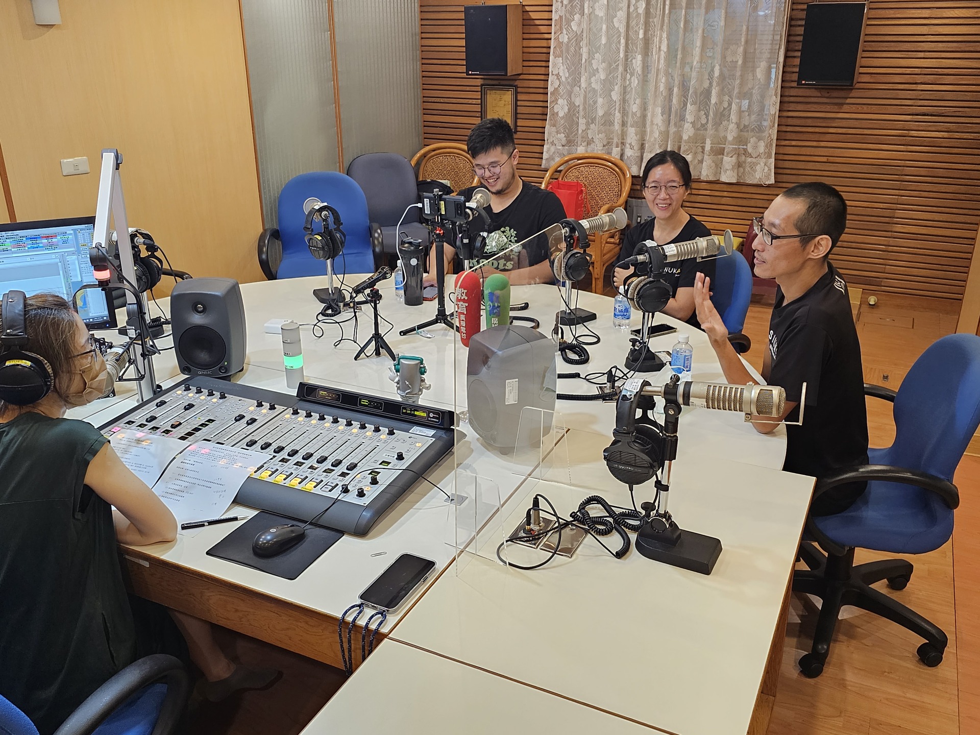 應用數學系系主任張惠蘭、副教授曾昱豪、系友郭尚栢受訪003