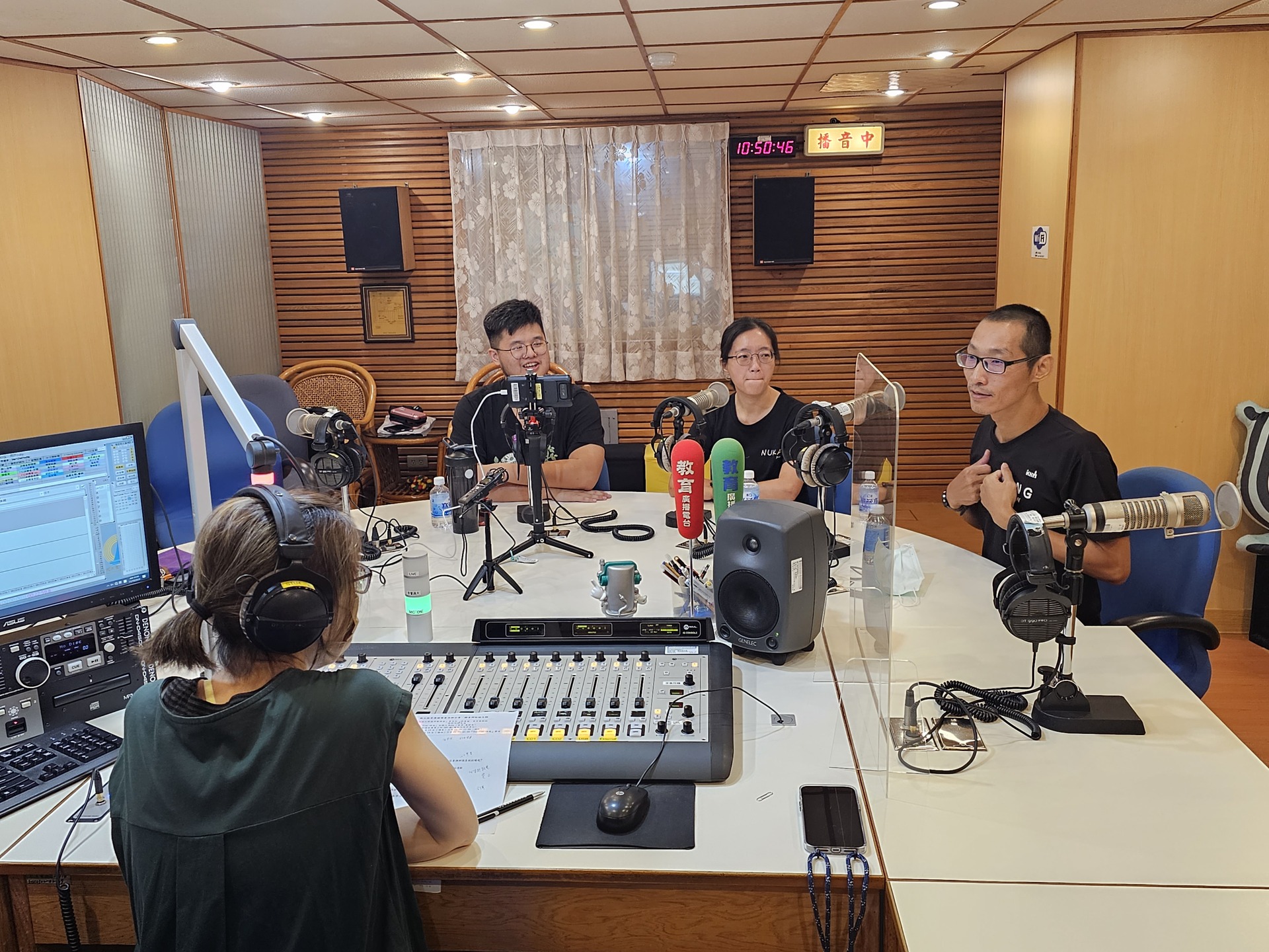 應用數學系系主任張惠蘭、副教授曾昱豪、系友郭尚栢受訪004