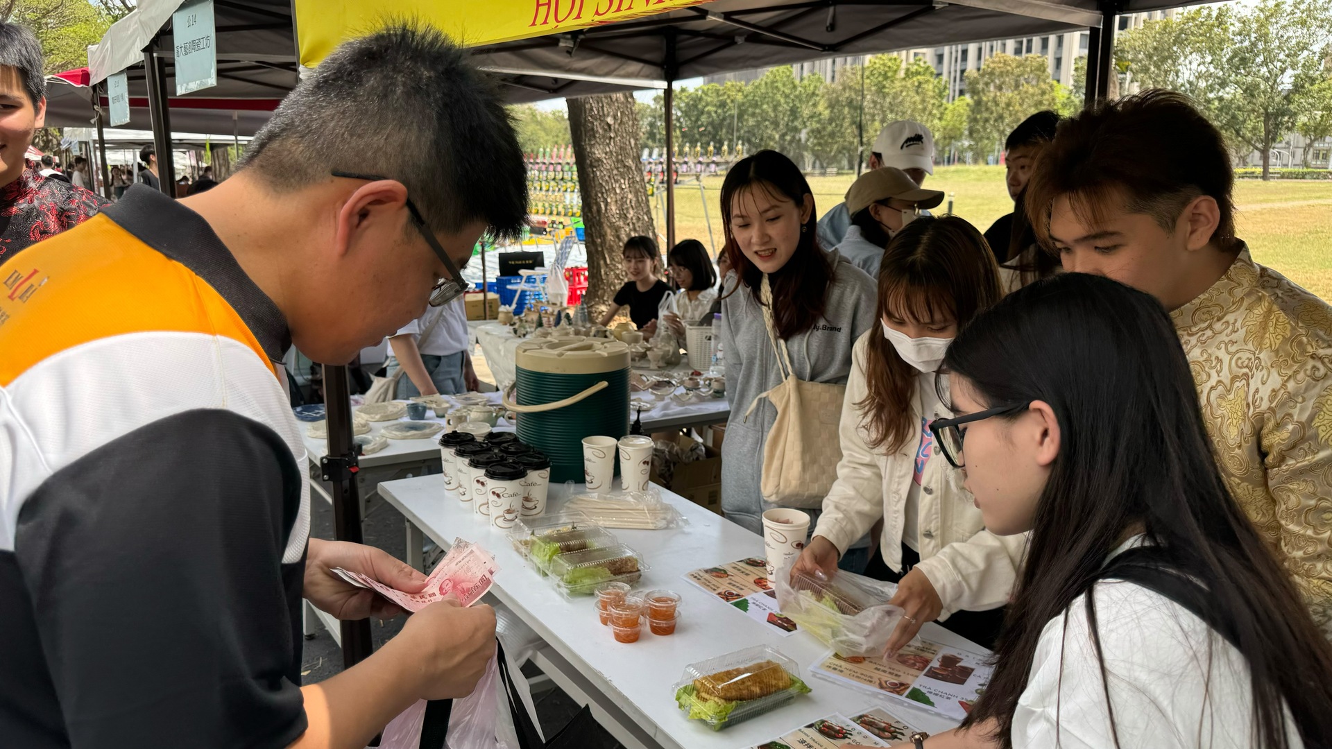 Vietnamese students set up booths to promote their cultures and cuisine. 004