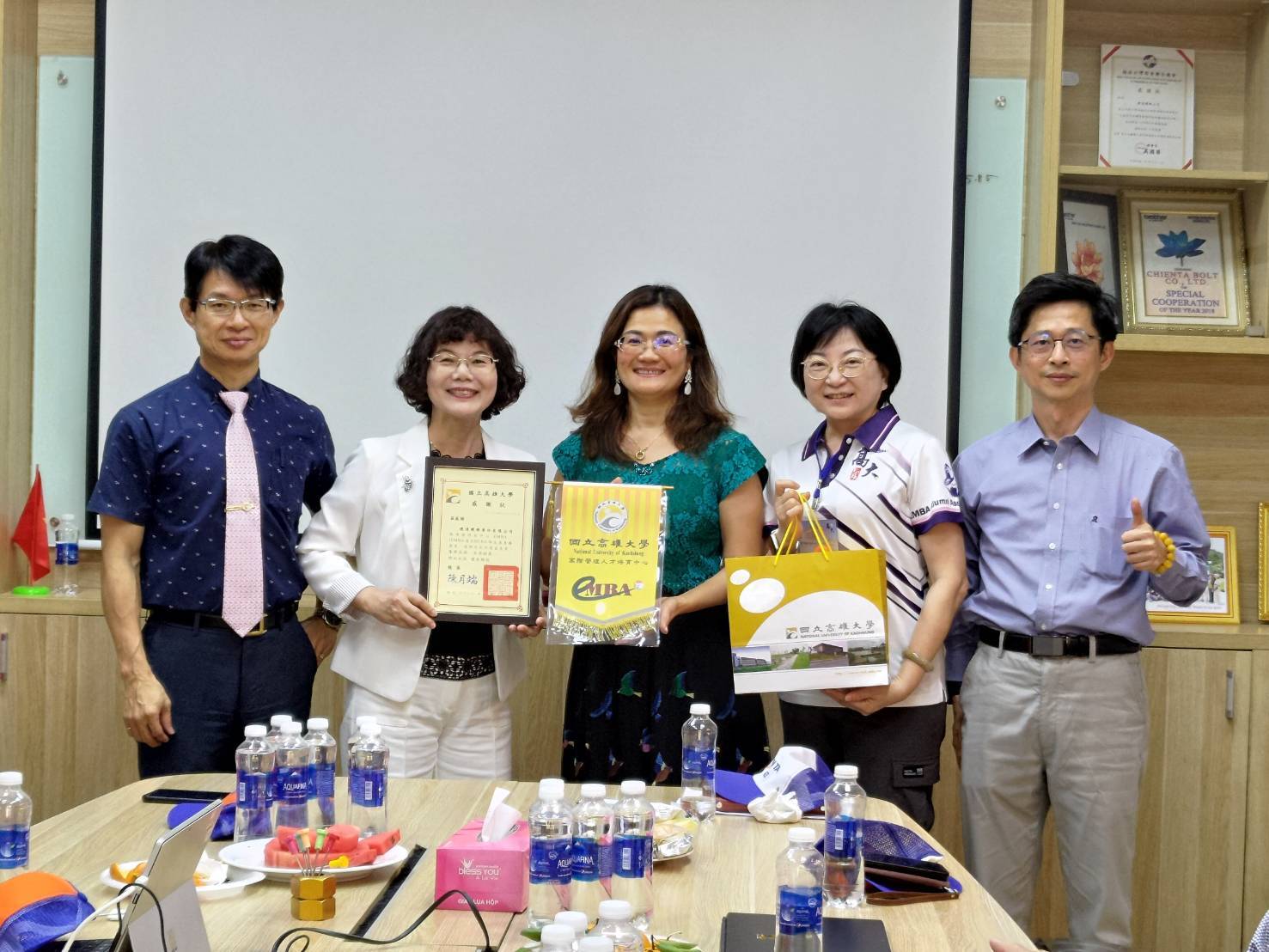 EMBA學員國際移動學習，赴越參訪校友台企05