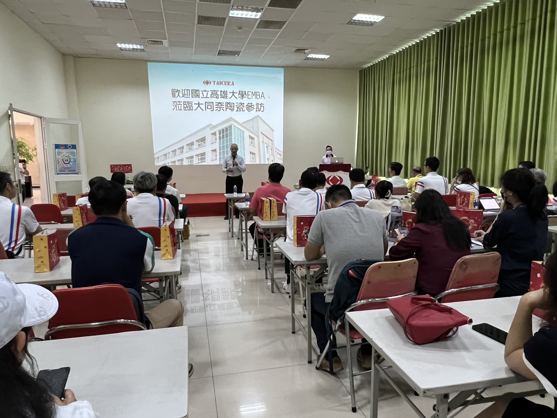 EMBA學員國際移動學習，赴越參訪校友台企10