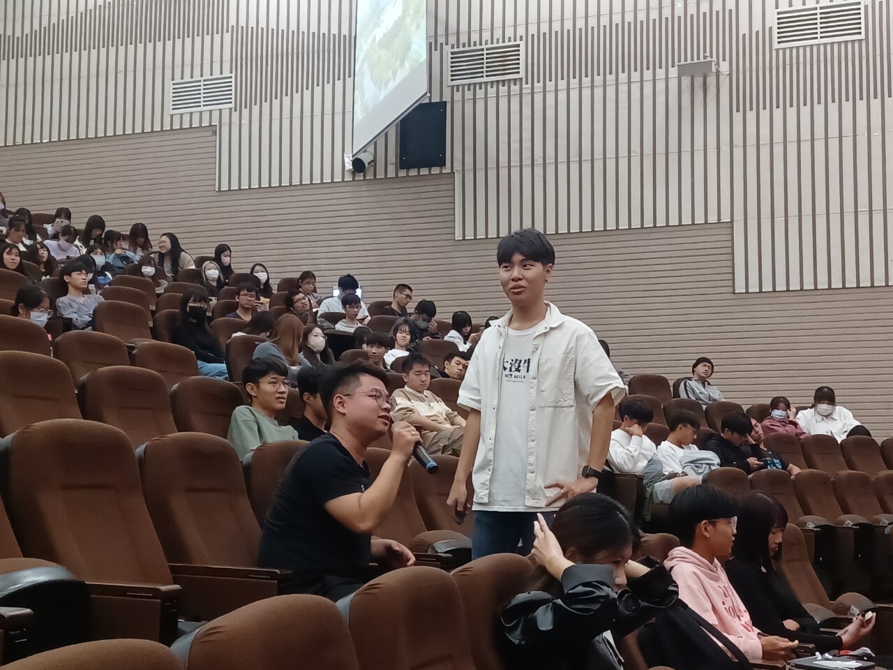 教發中心《大學入門》邀請學生會前後任會長黃振翔、莊承諺經驗分享003