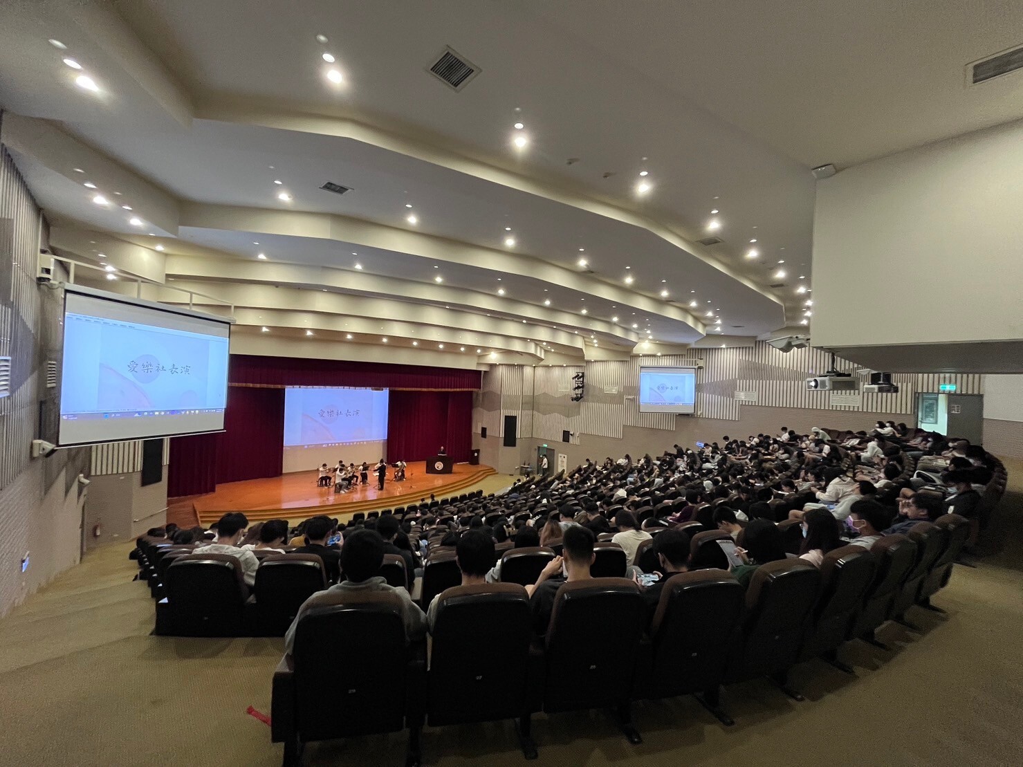 教發中心《大學入門》邀請學生會前後任會長黃振翔、莊承諺經驗分享008