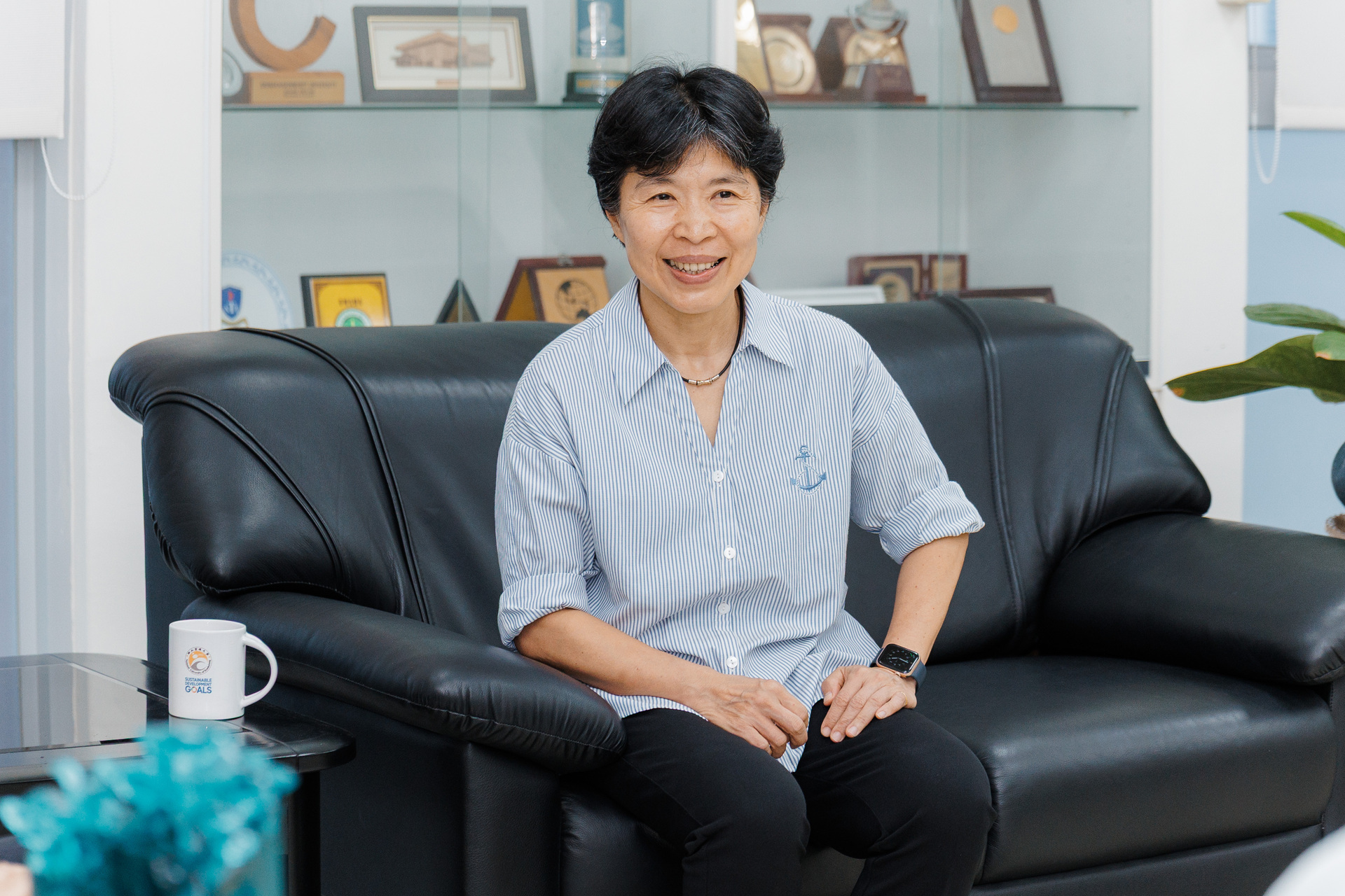 校長陳啓仁接見西語系校友、布農族博士金昭龍003圖片