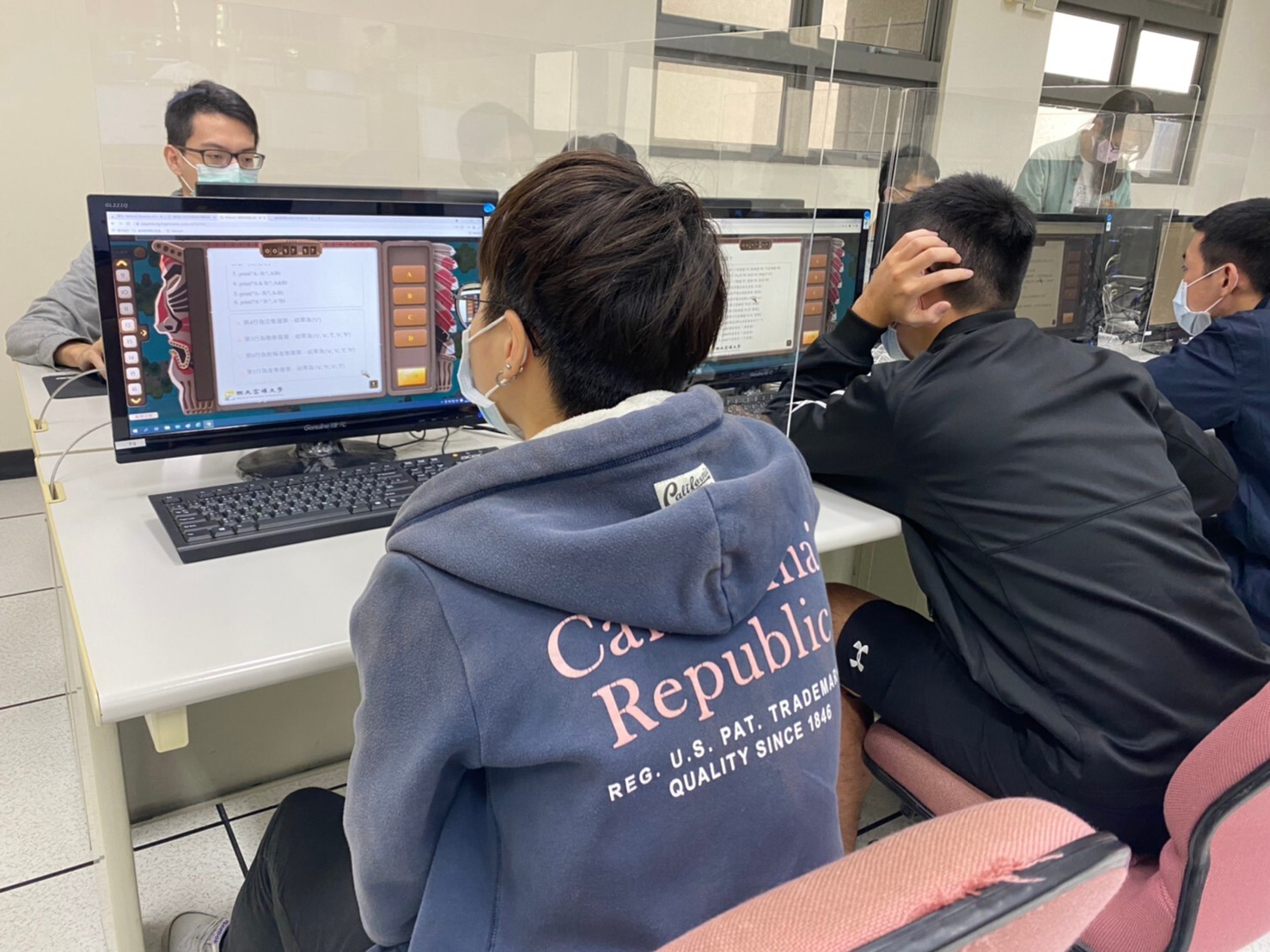 高雄大學首度結合PaGamO線上學習平台　推動「資訊基本能力檢定」數位化001