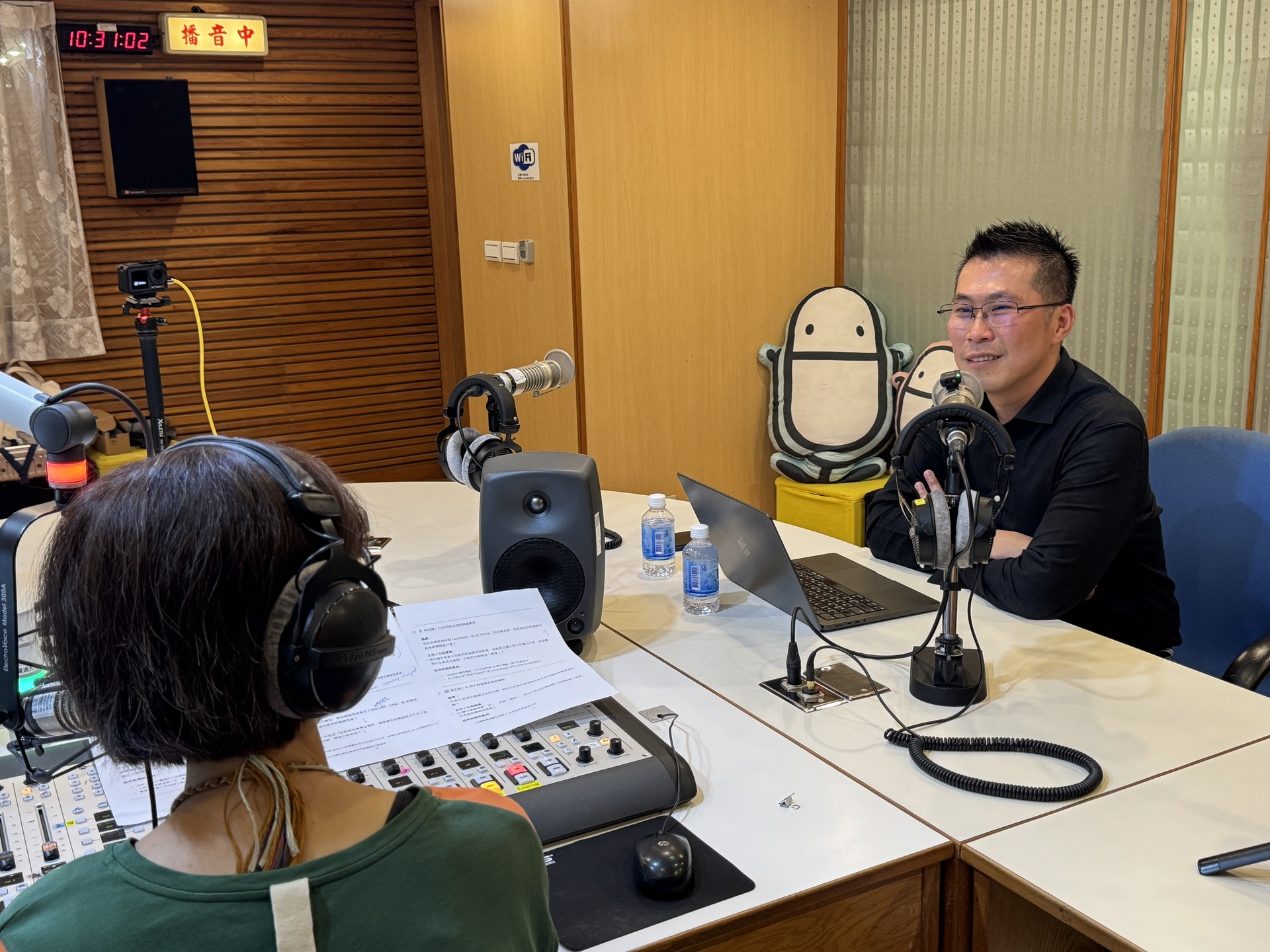 資管系副教授楊書成接受教廣高雄分台《Tea Time時光》節目單元《趨勢瞭望台》專訪004