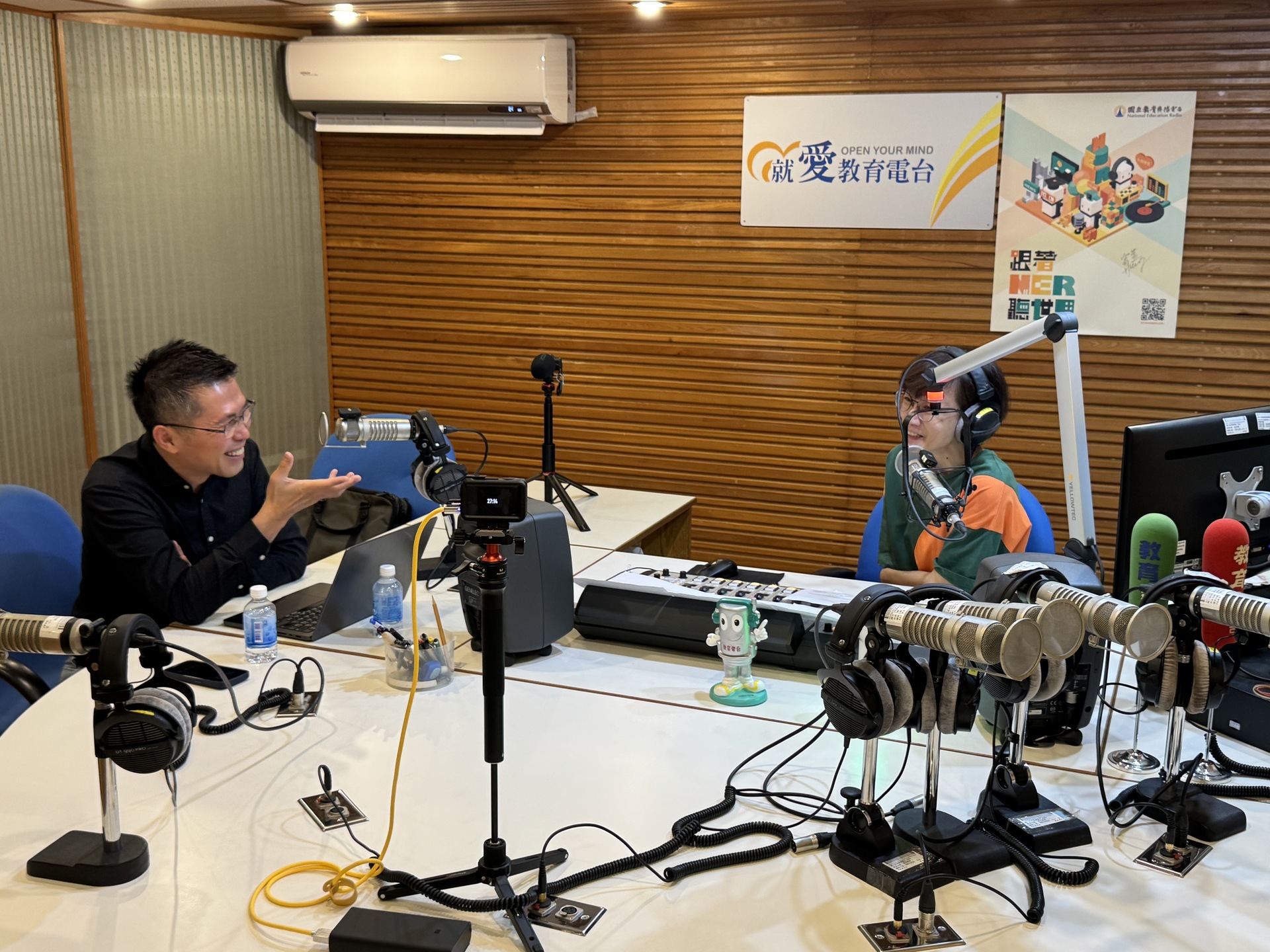 資管系副教授楊書成接受教廣高雄分台《Tea Time時光》節目單元《趨勢瞭望台》專訪005