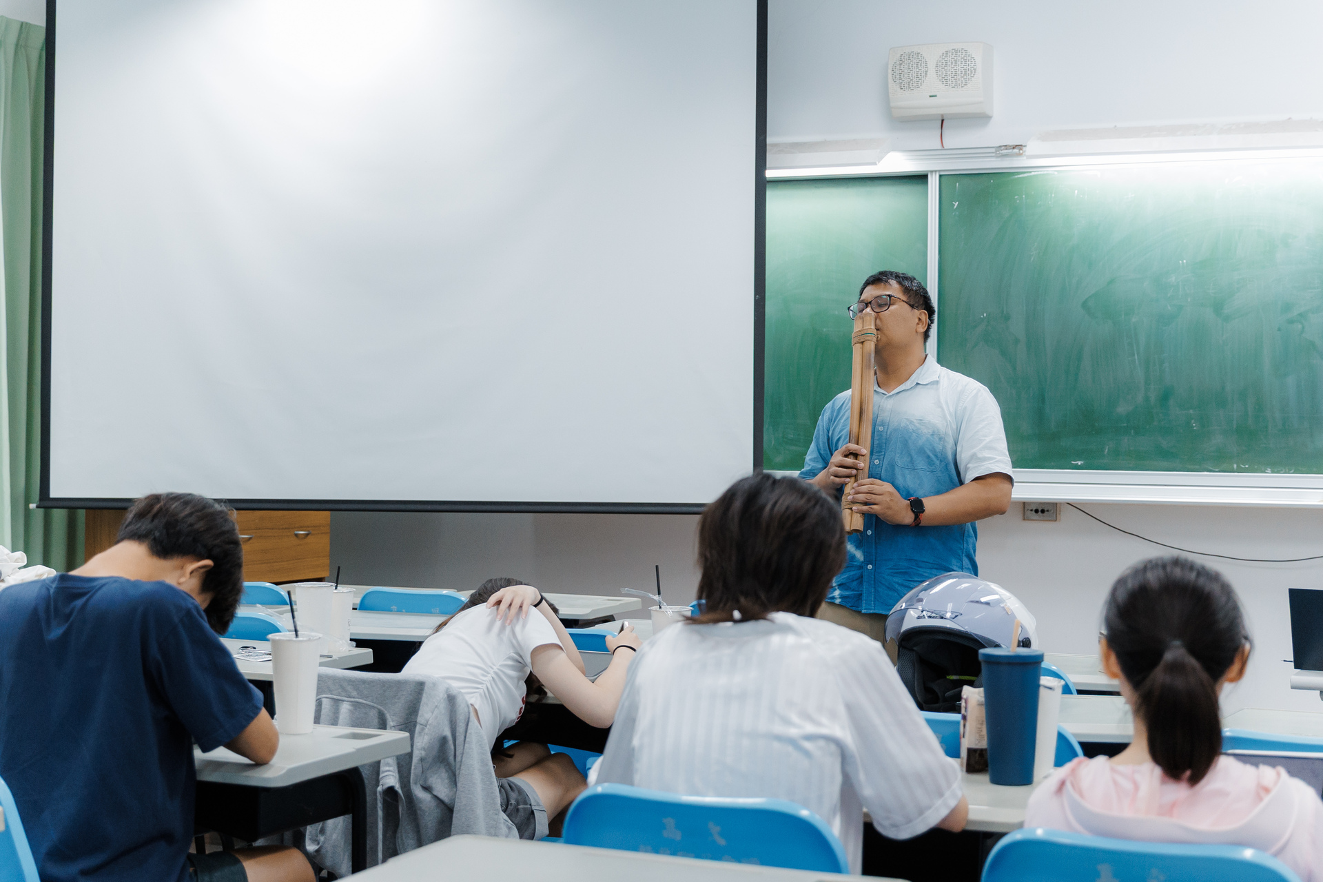 解說員孫銘恒為高大師生分享部落導覽與原民文化推廣經驗007