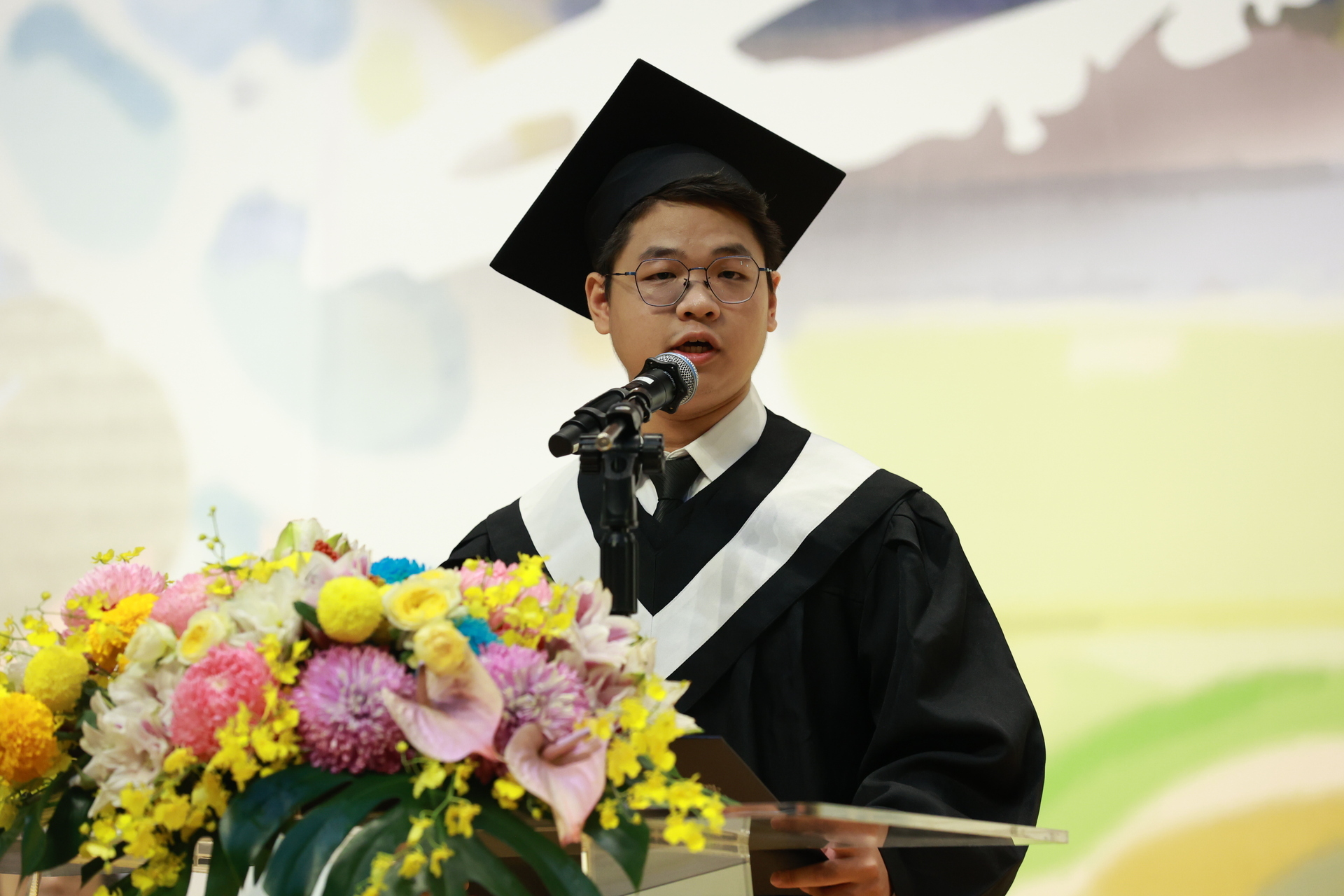 NUK's 22nd Commencement: Carry Courage, Embrace Sustainability, and Light the Way for Others 009Image