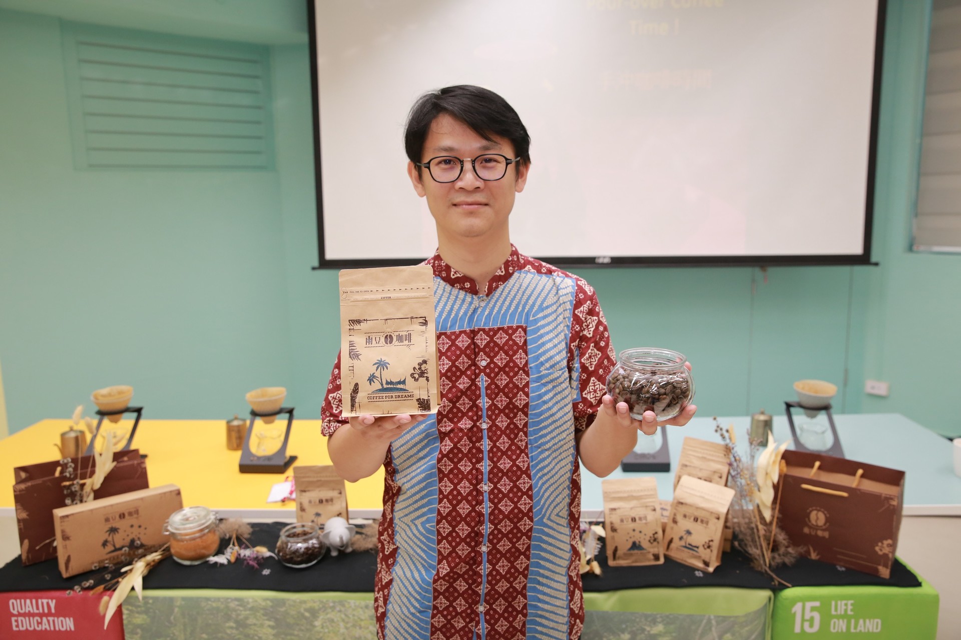 「雨豆咖啡衍生社會企業」規劃人、尤努斯社會企業研究中心主任楊詠凱