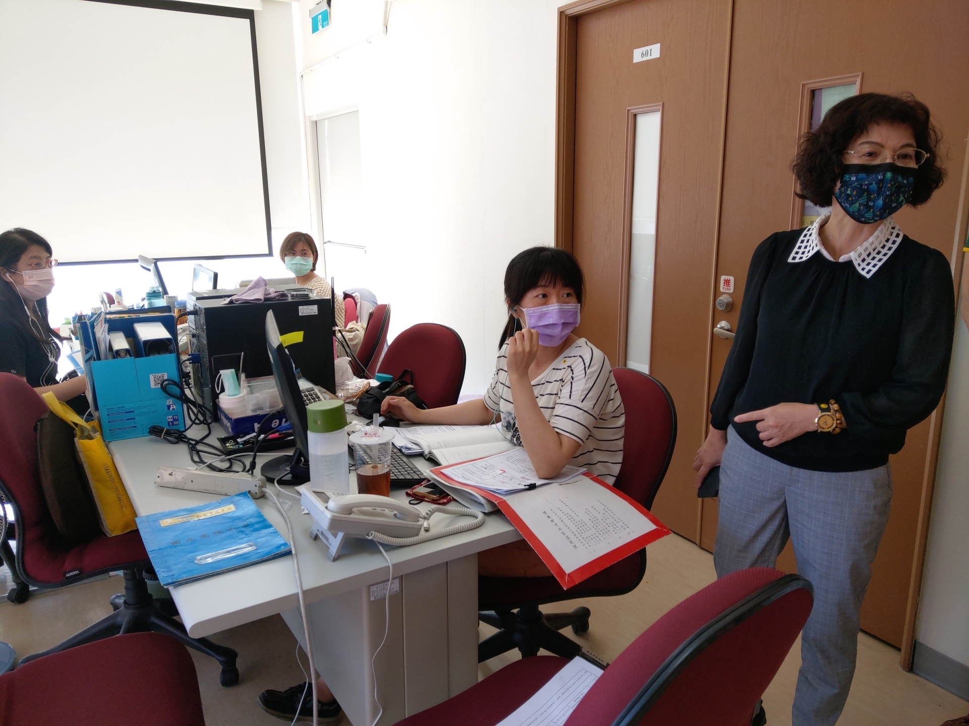 校長陳月端訪視關心異地辦公同仁02