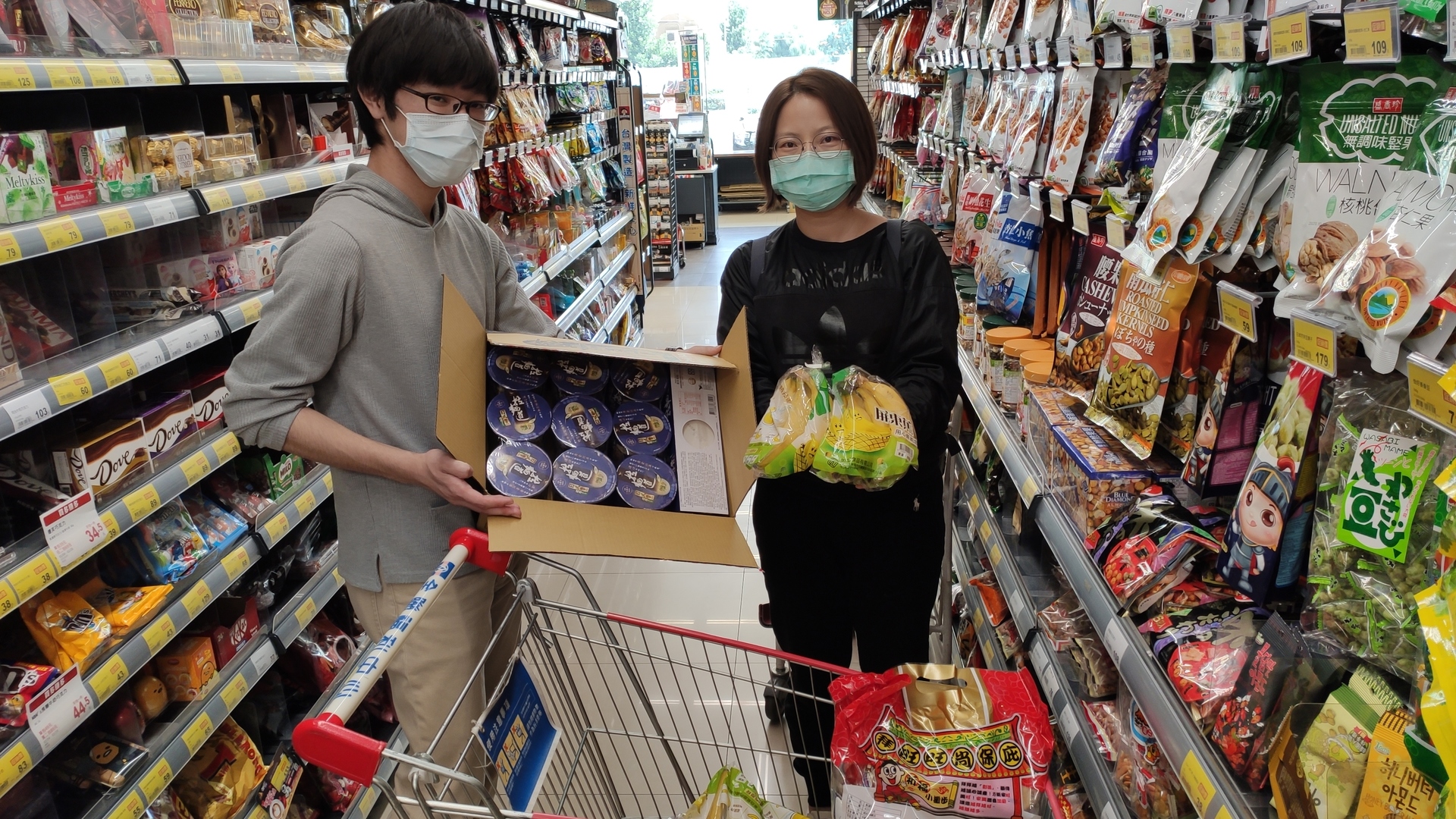 準備零食給受居家檢疫港澳生