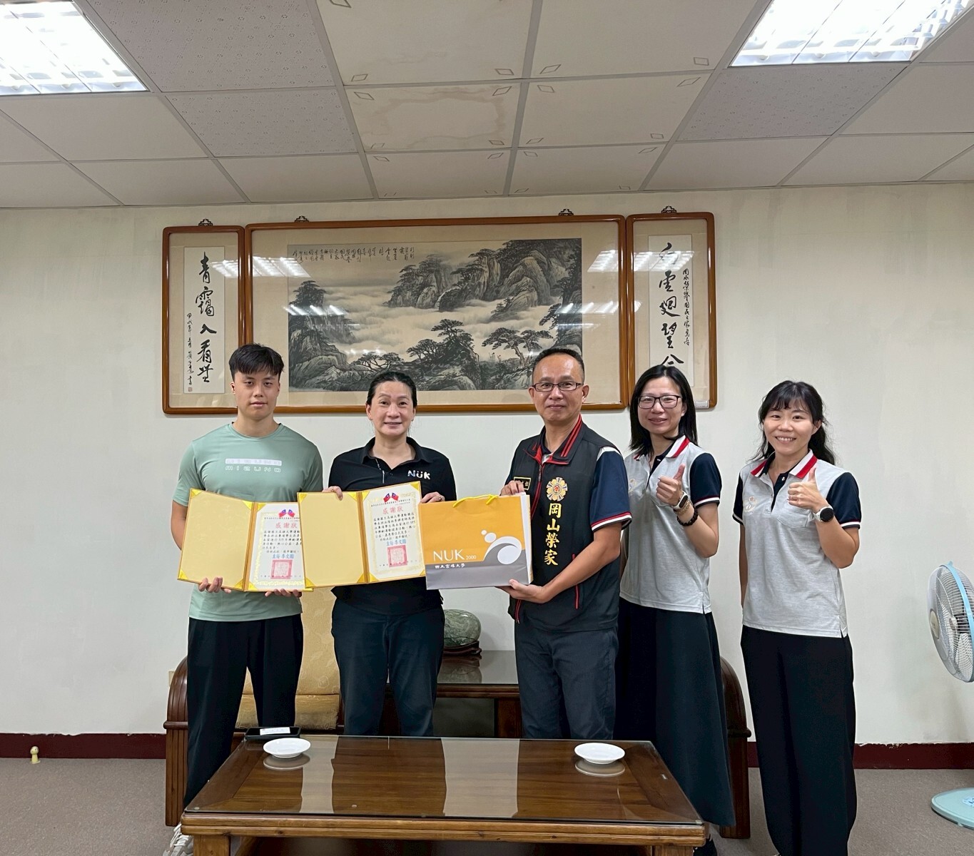 運競系系主任林季嬋1日率領游泳隊學生前往岡山榮譽國民之家，參與「照護有愛 廉潔無礙」活動007