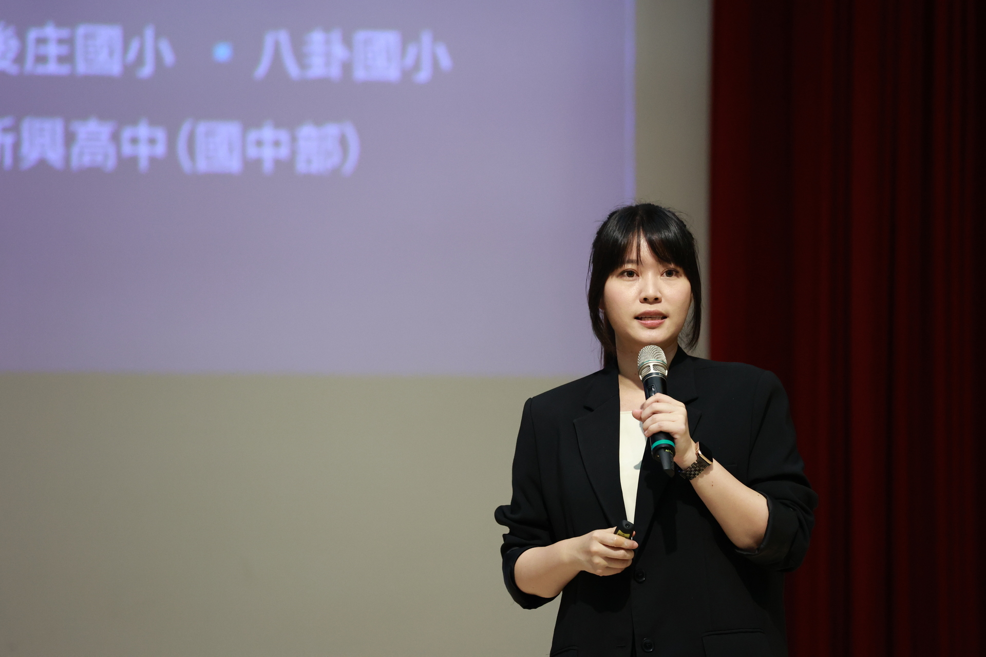 高雄大學《卓越講座》邀高市府行國處處長張硯卿談城市外交013
