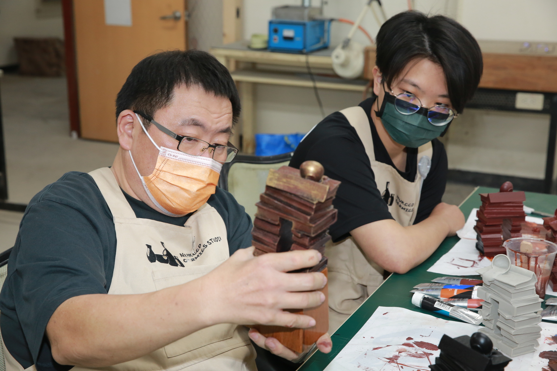 創校公共藝術品「書香」變身獎座03圖片