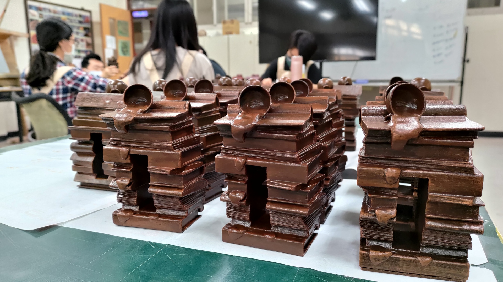 創校公共藝術品「書香」變身獎座05圖片