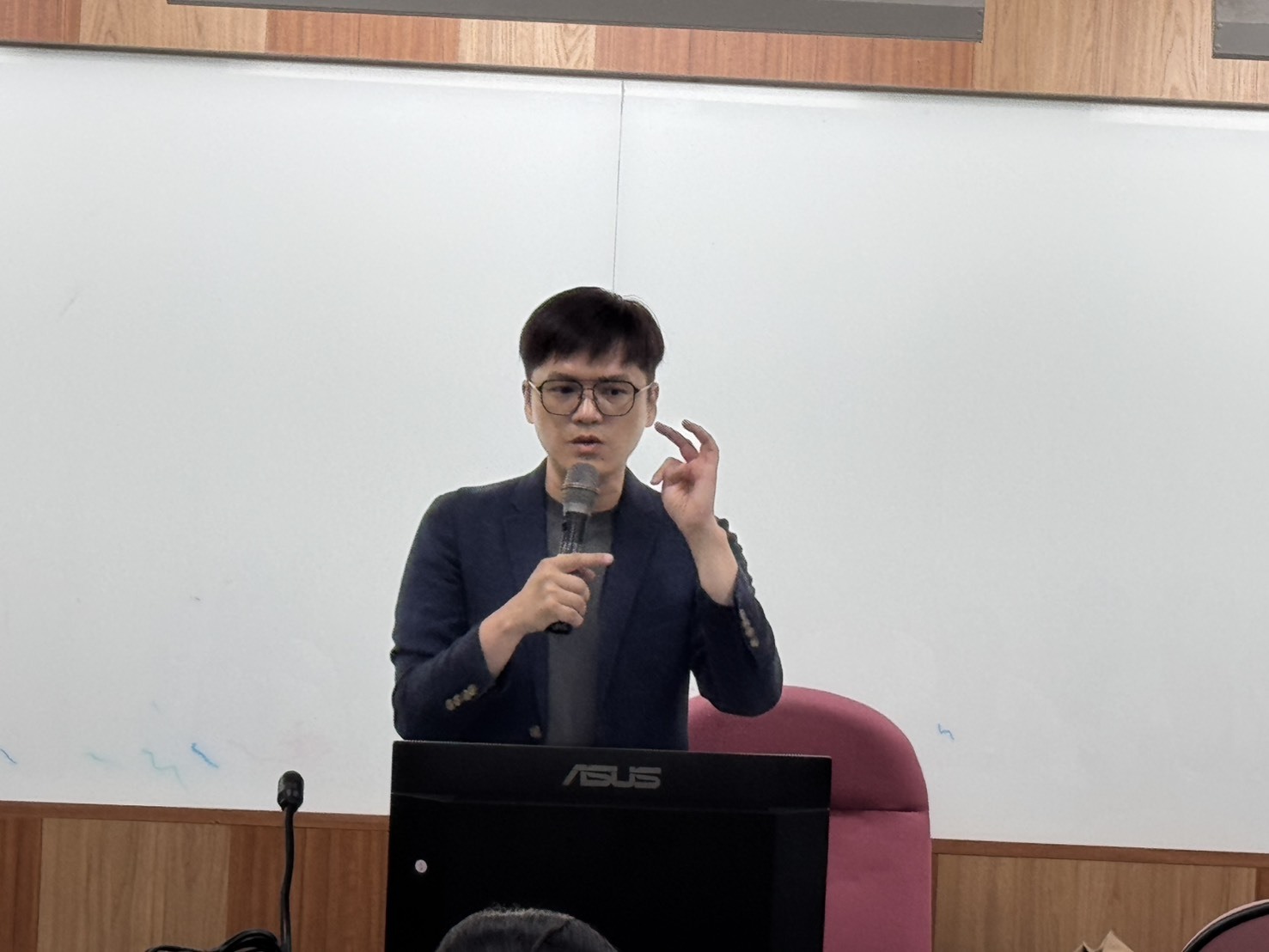 東語系副教授裴光雄,邀請嘉義大學中文系系主任林宏達專題演講003圖片