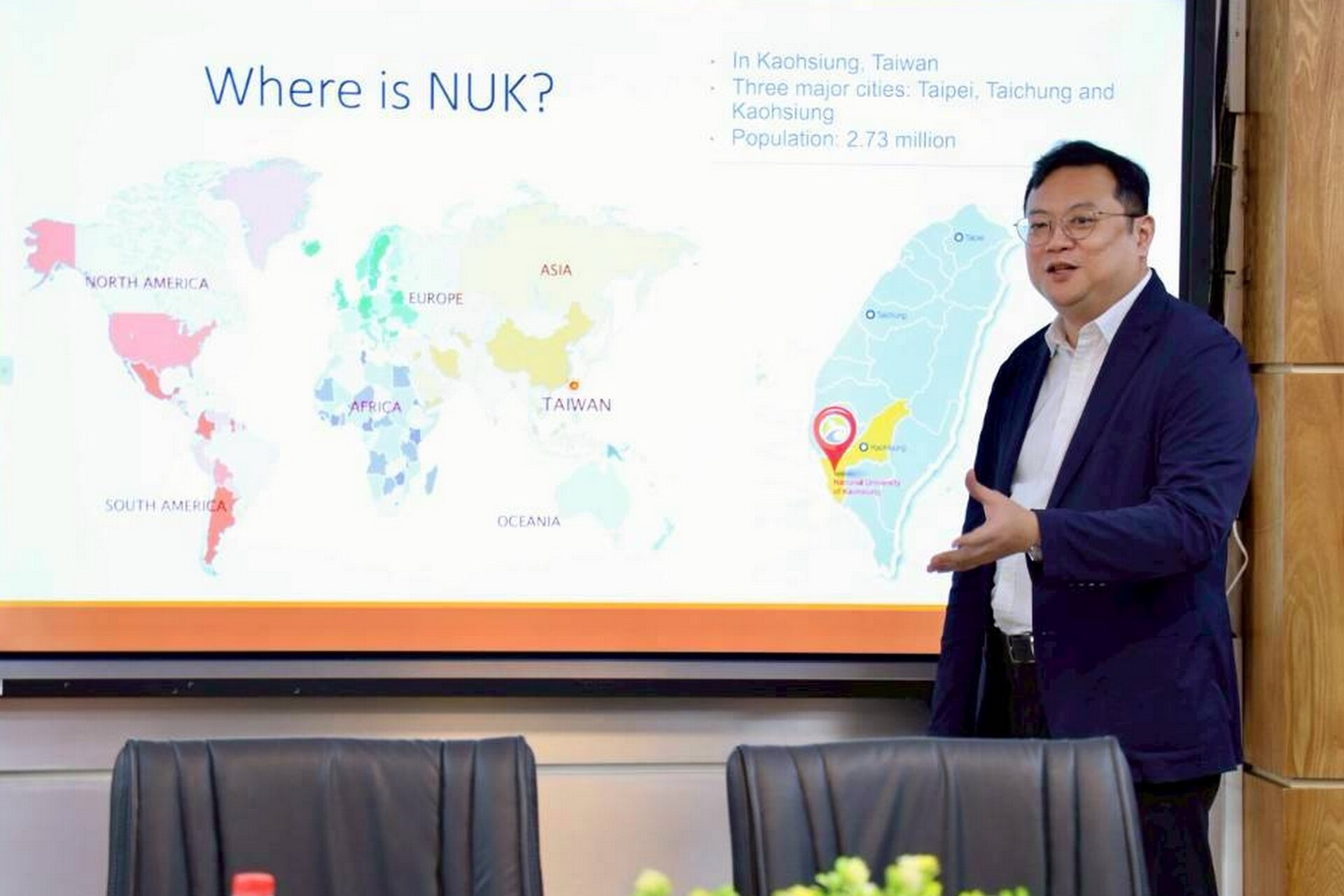 胡志明市法律大學_NUK 吳副介紹高大圖片