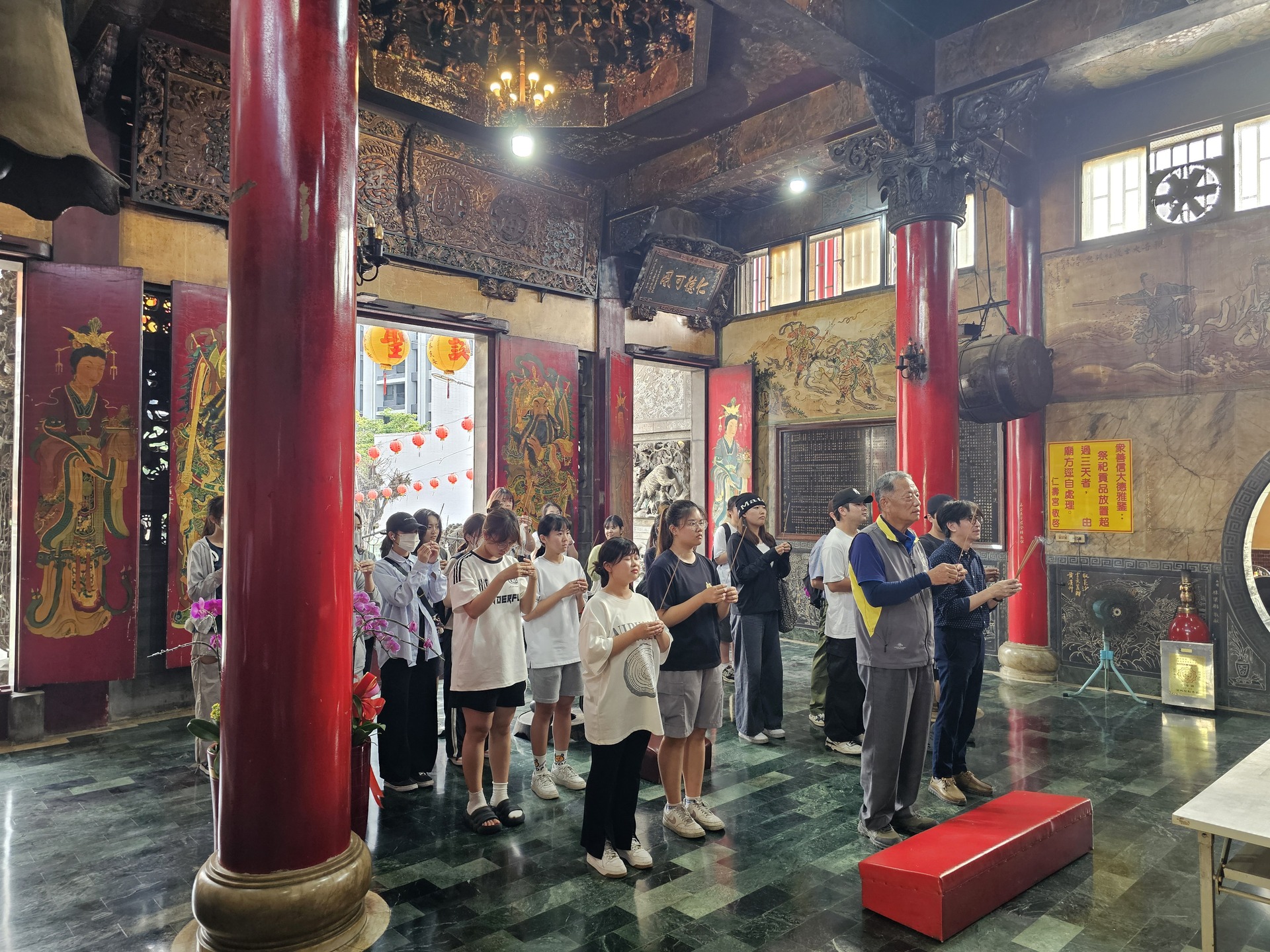 東語系裴光雄師生走訪仁壽宮001