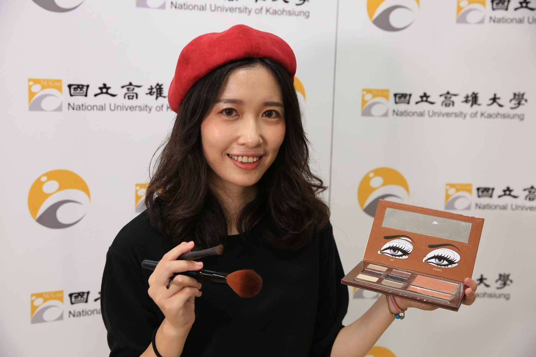 東語系校友周怡君近照圖片