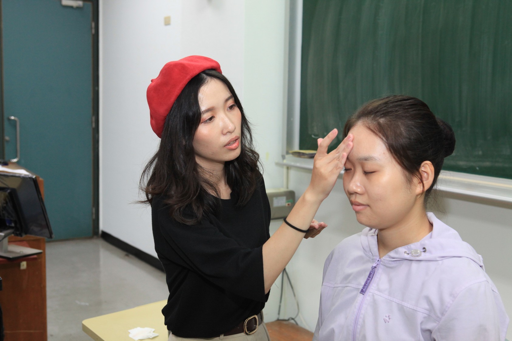 天生愛美美妝保養課示範臉部保養圖片