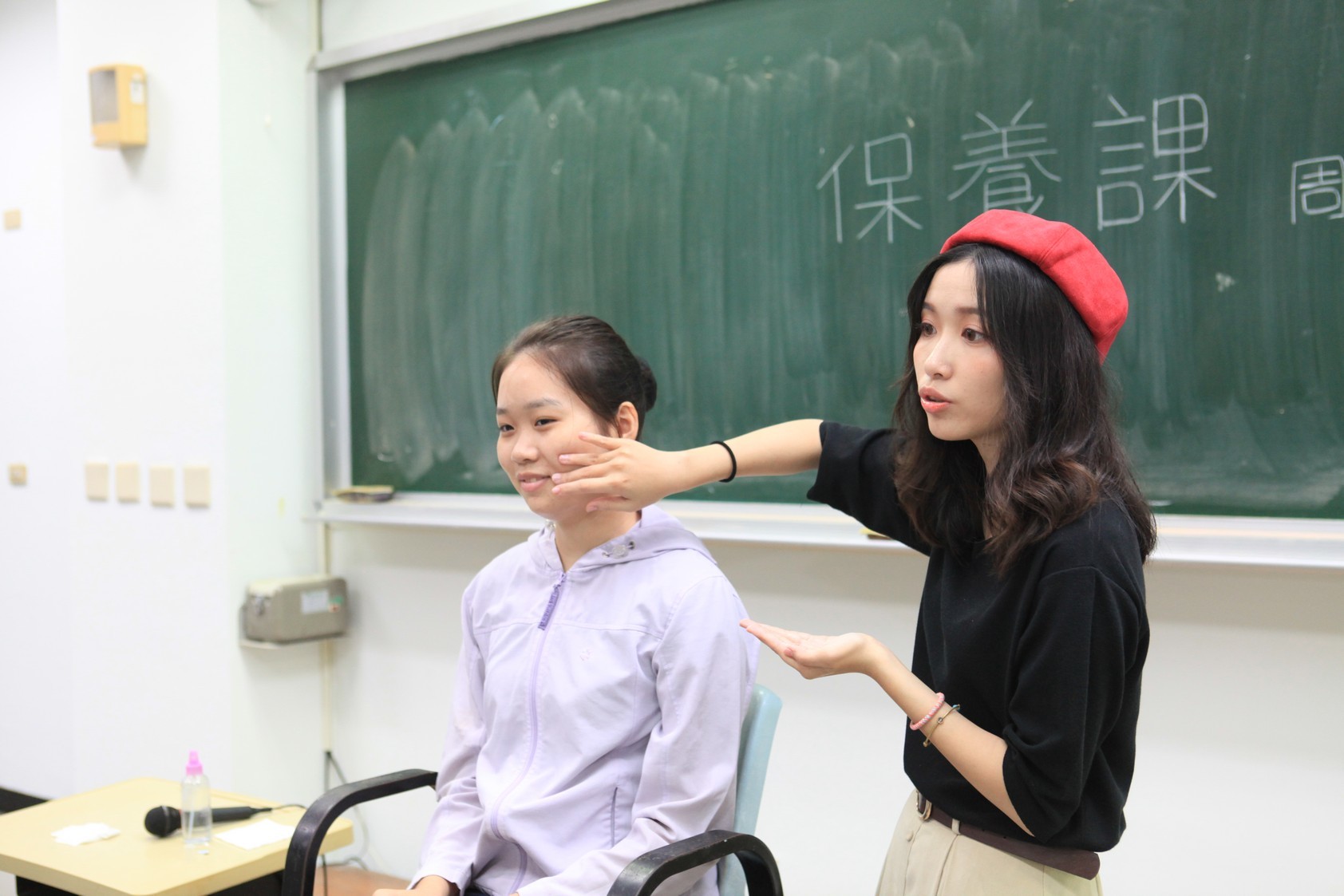 天生愛美美妝保養課現場臉部保養圖片