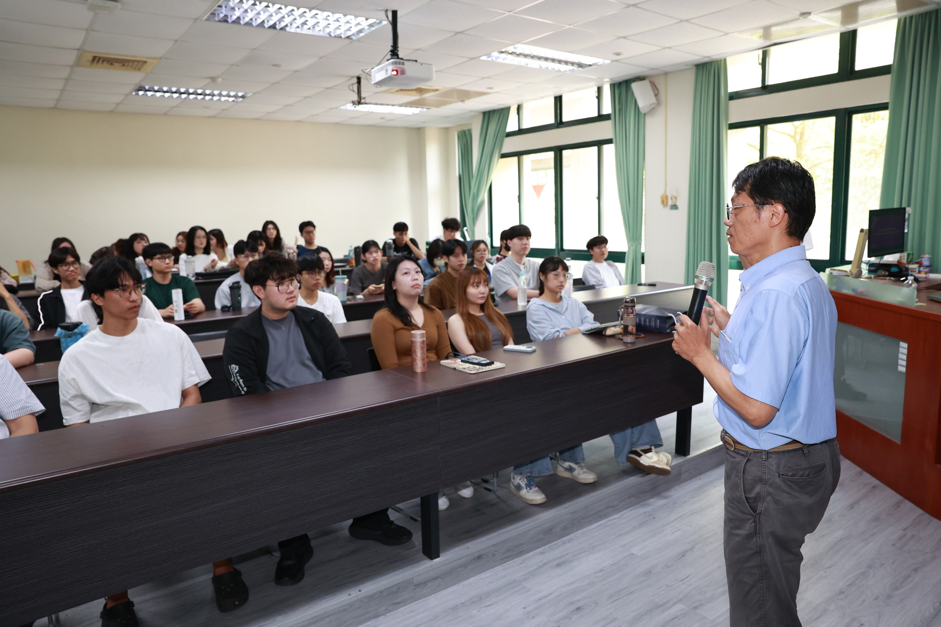 高雄大學管理學院、英國羅浮堡大學商學院攜手推動1+1與4+1雙聯學位002