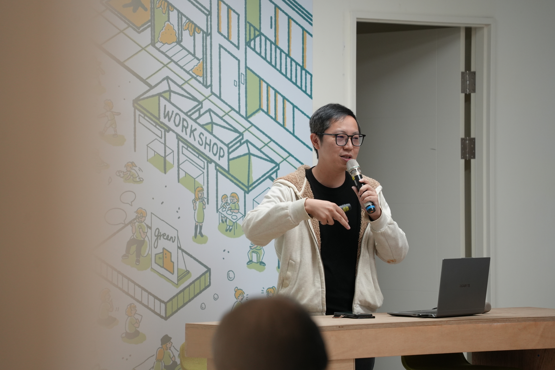 高雄大學通識教育中心、致理科技大學通識學部、台灣地方永續設計學會共同主辦「眷村文化保存與藝術介入論壇」011