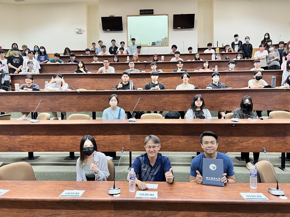 「突破職場迷霧：創業與就業的十字路口」講座，現場超過60位同學參與