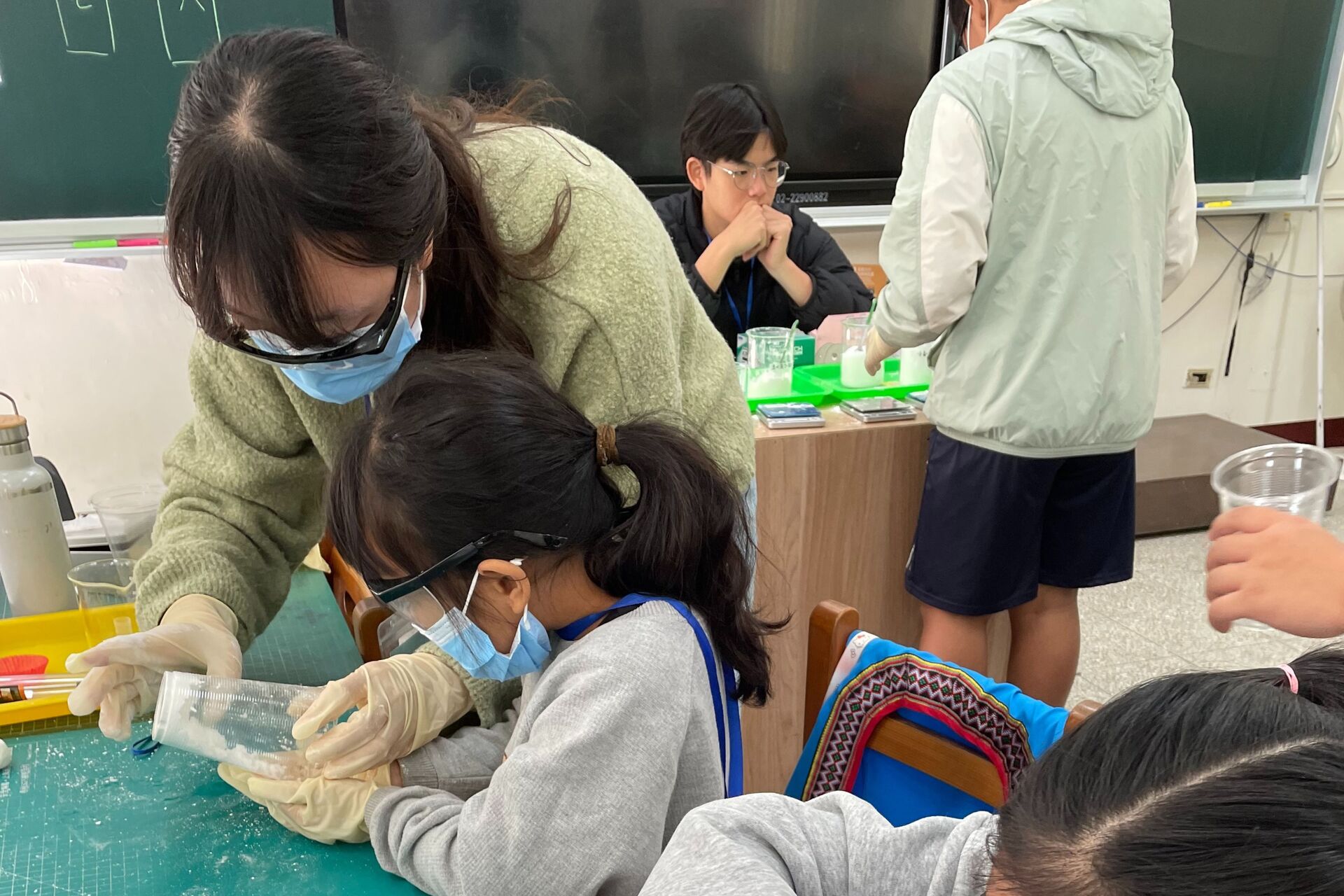 攜手偏鄉學童 以科學與AI點燃探索熱情 008圖片