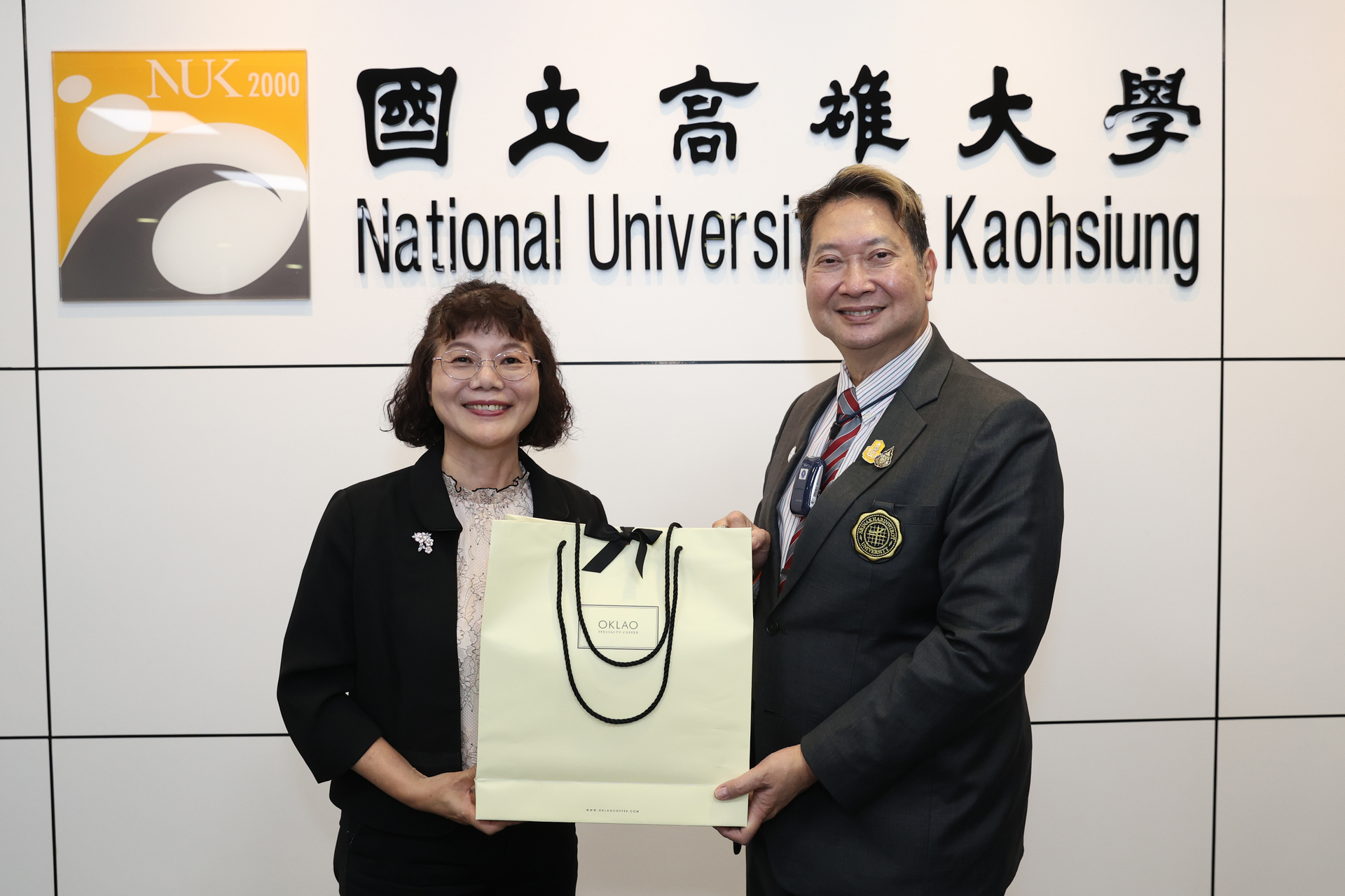 President Yueh-Tuan Chen of the National University of Kaohsiung extended a warm welcome on behalf of the university to the visiting delegation from the sister school in Thailand, President Somchai Santiwatanakul of Srinakharinwirot University.