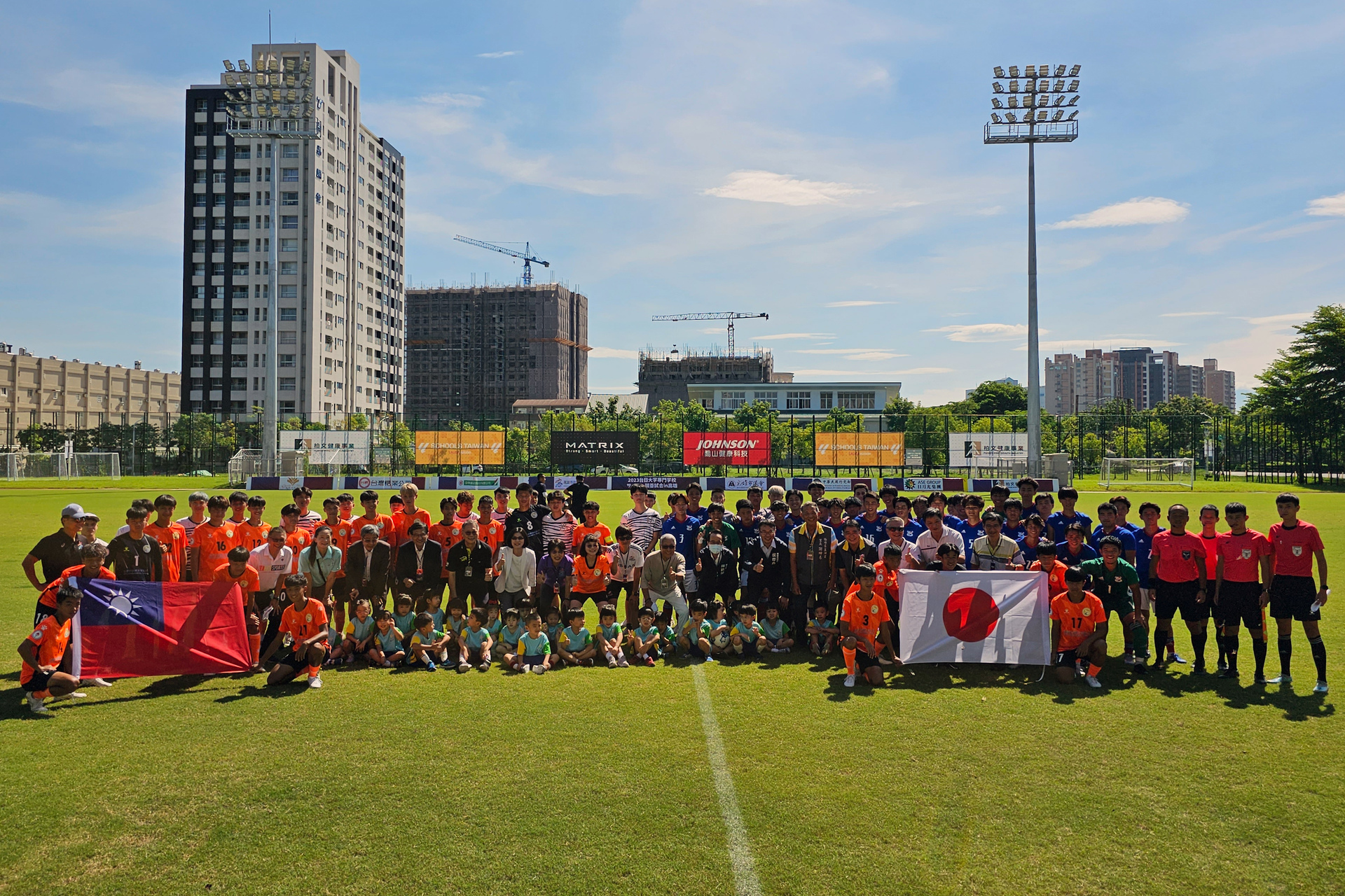 The "2023 Kaohsiung Taiwan-Japan University Football International  Friendship Tournament" is organized by the National University of Kaohsiung. 001