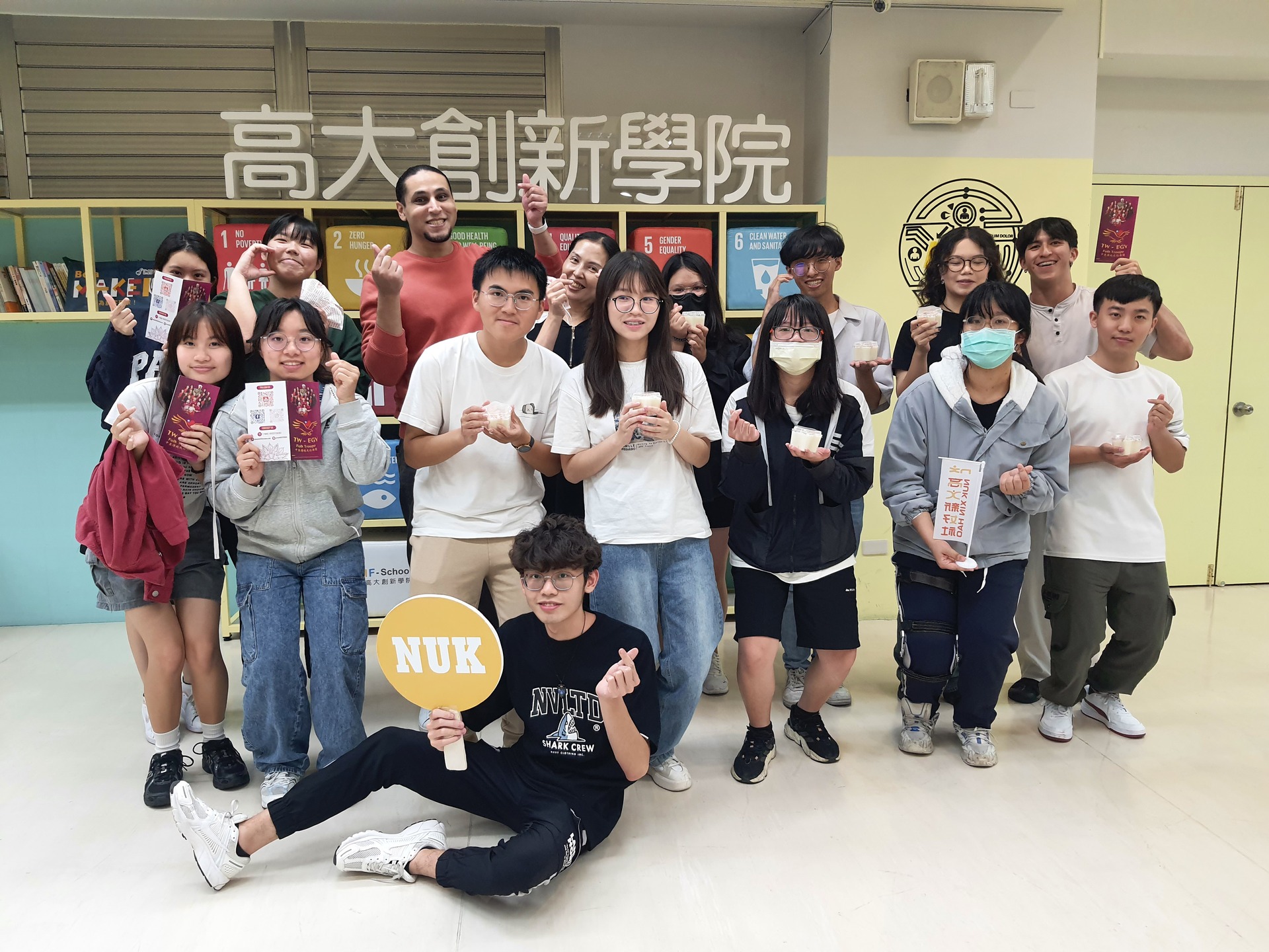 來自埃及的台灣女婿何穆偕同妻子受邀教導高雄大學師生製作埃及傳統甜點「米酪」005