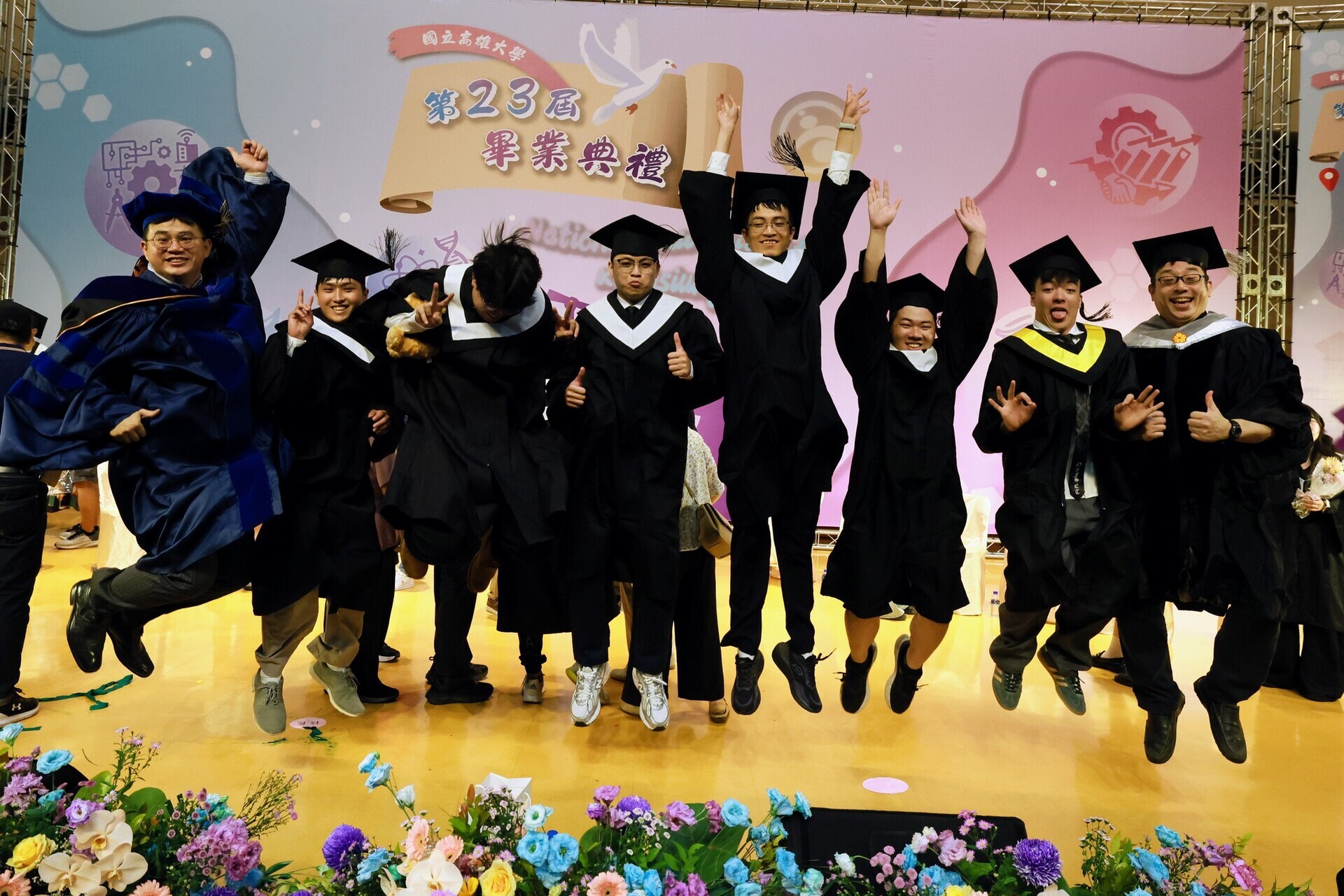 NUK Holds 23rd Commencement: President Chen Chi-jen Urges Graduates to Embrace Change, Take Responsibility, and Create Impact 012