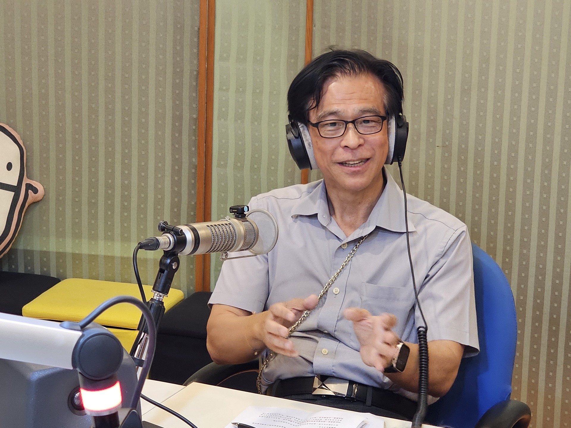 語文中心兼推教中心主任陳志文，接受教廣電台高雄分台《Tea Time時光》專訪002