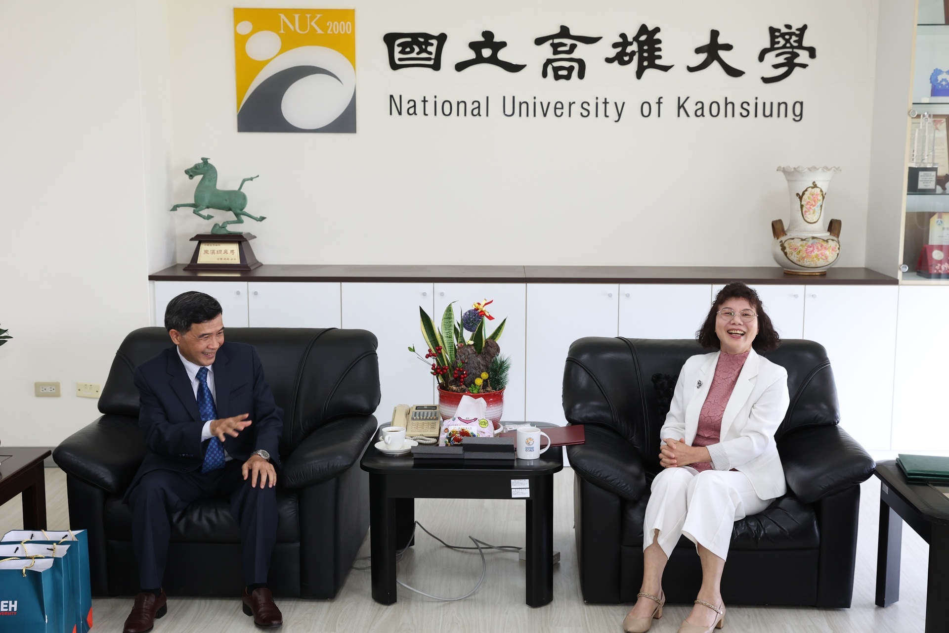NUK and the University of Economics Ho Chi Minh City signed an MOU. 002