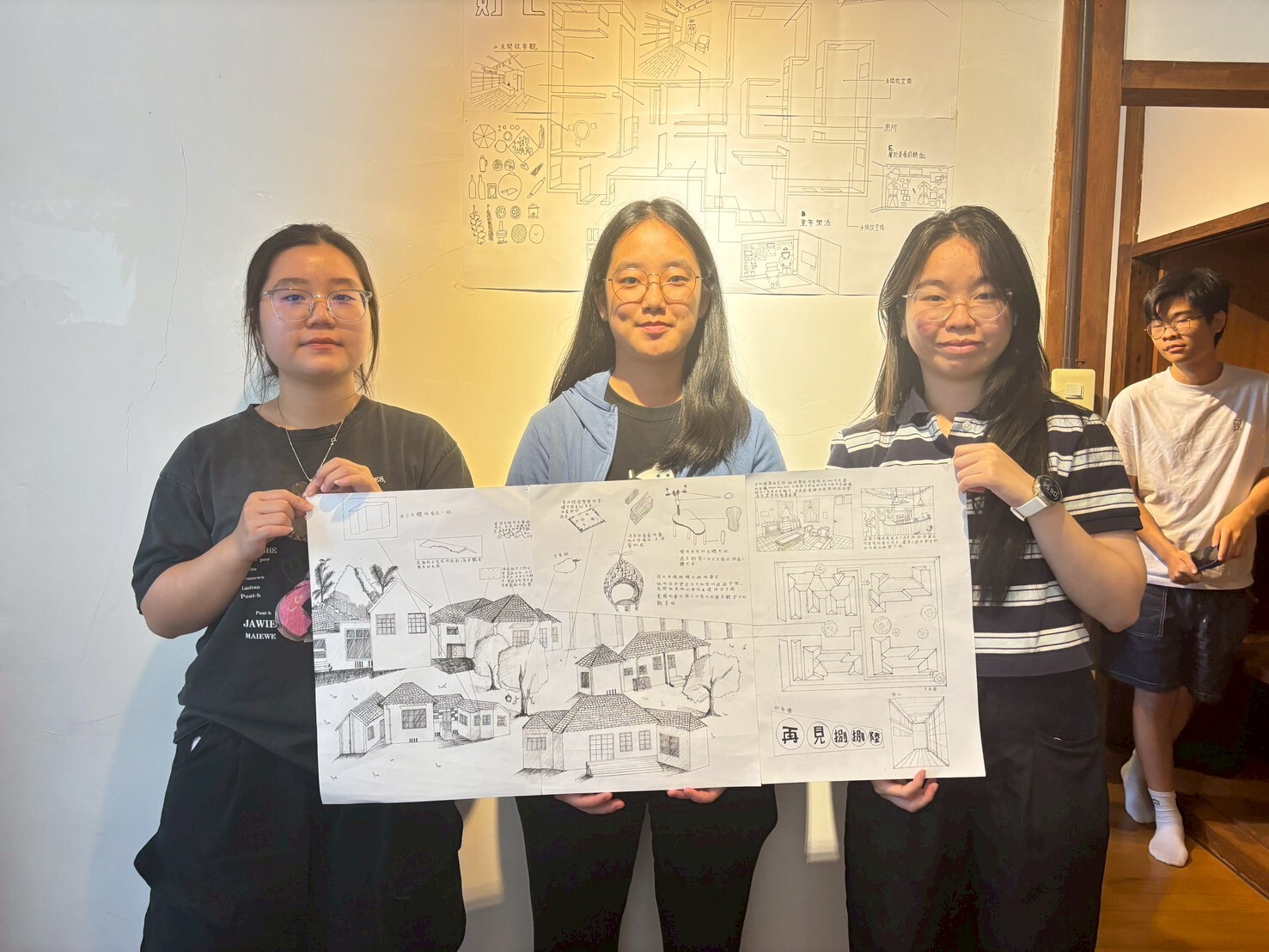 國立高雄大學建築學系助理教授蔡寧帶領學生走入左營海軍眷村，透過空間觀察與圖像轉譯，探索地方記憶與歷史紋理003
