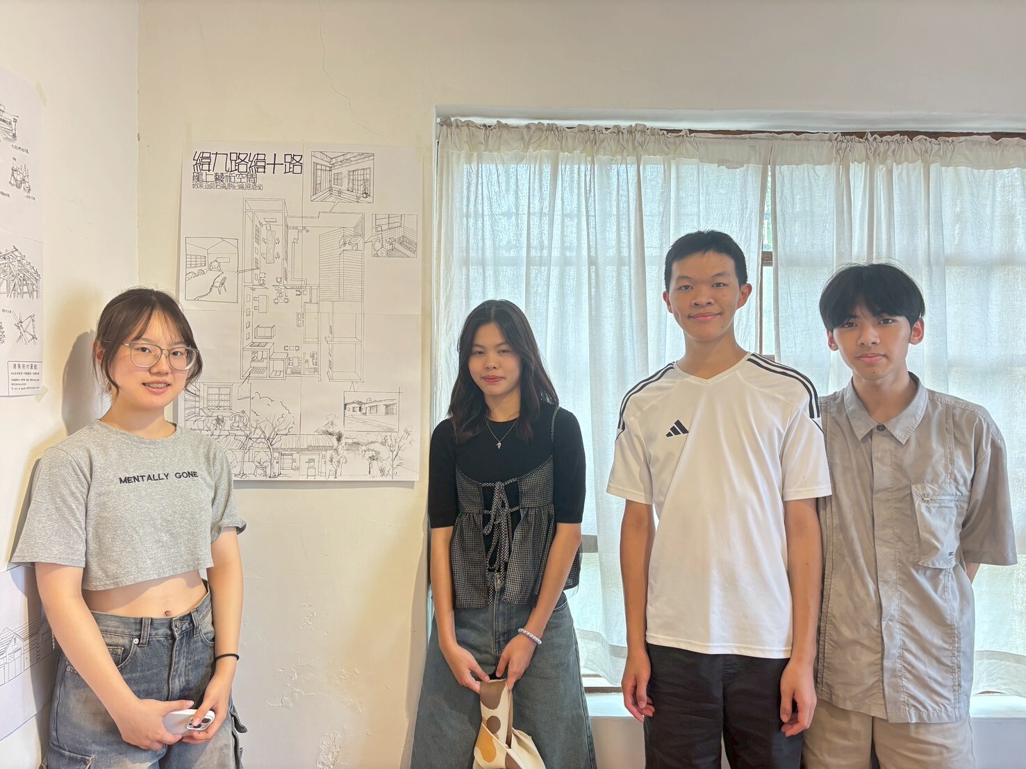 國立高雄大學建築學系助理教授蔡寧帶領學生走入左營海軍眷村，透過空間觀察與圖像轉譯，探索地方記憶與歷史紋理007