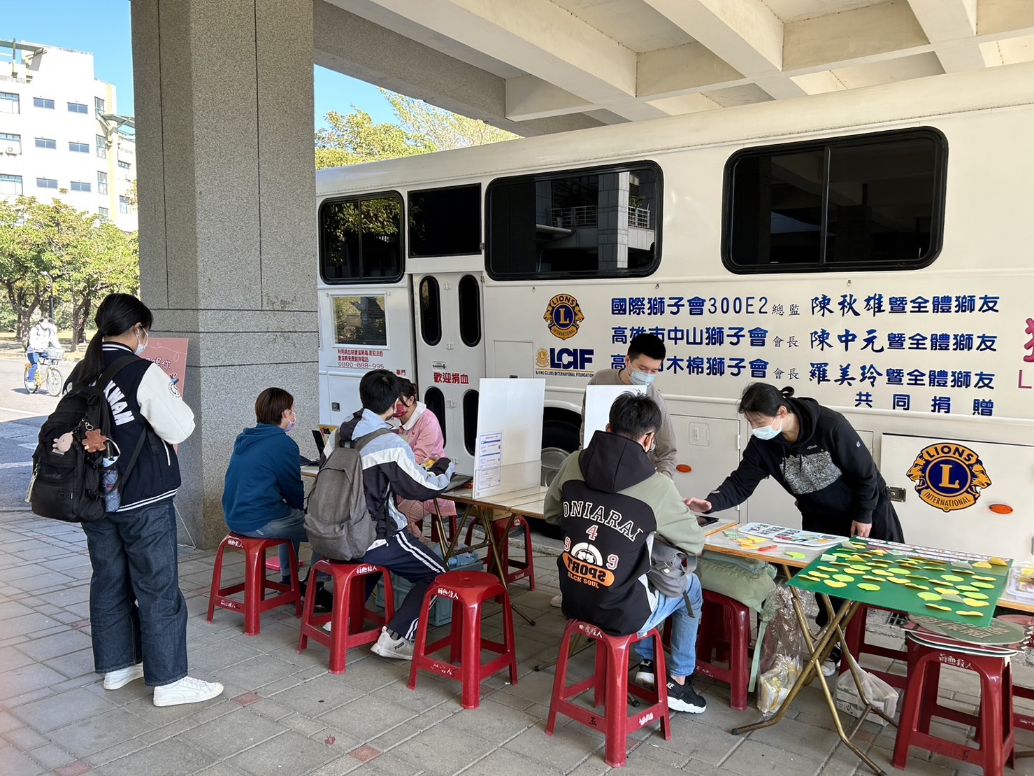 高雄大學學務處舉辦捐血暨愛滋宣導活動04