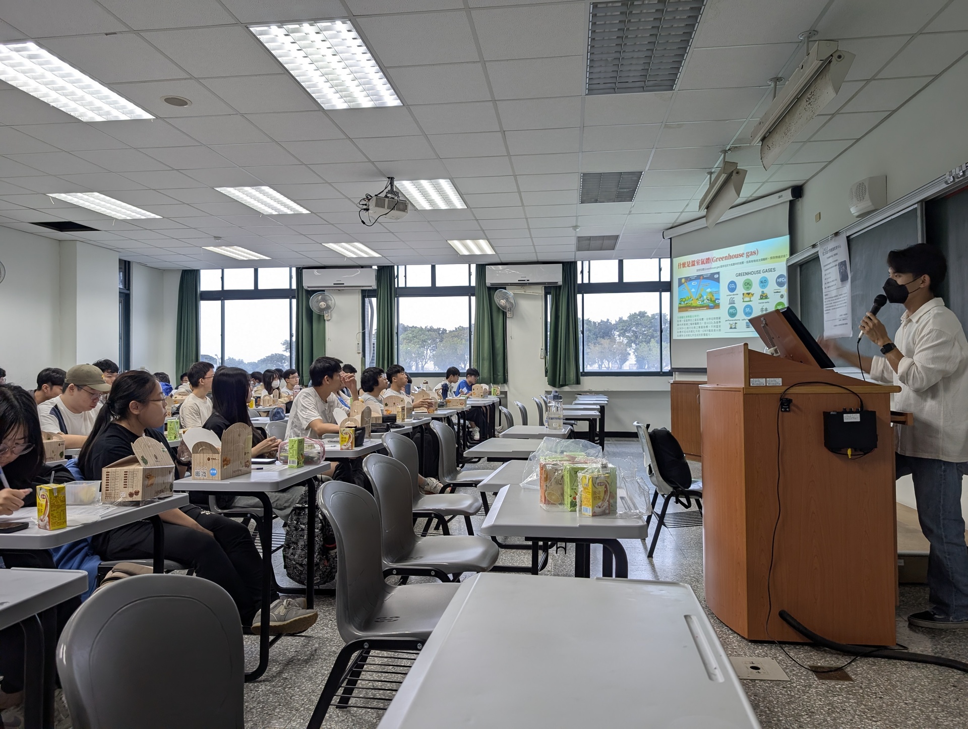 通識中心《淨零永續新解方》專題講座 邀林暐哲分享創新碳移除技術003