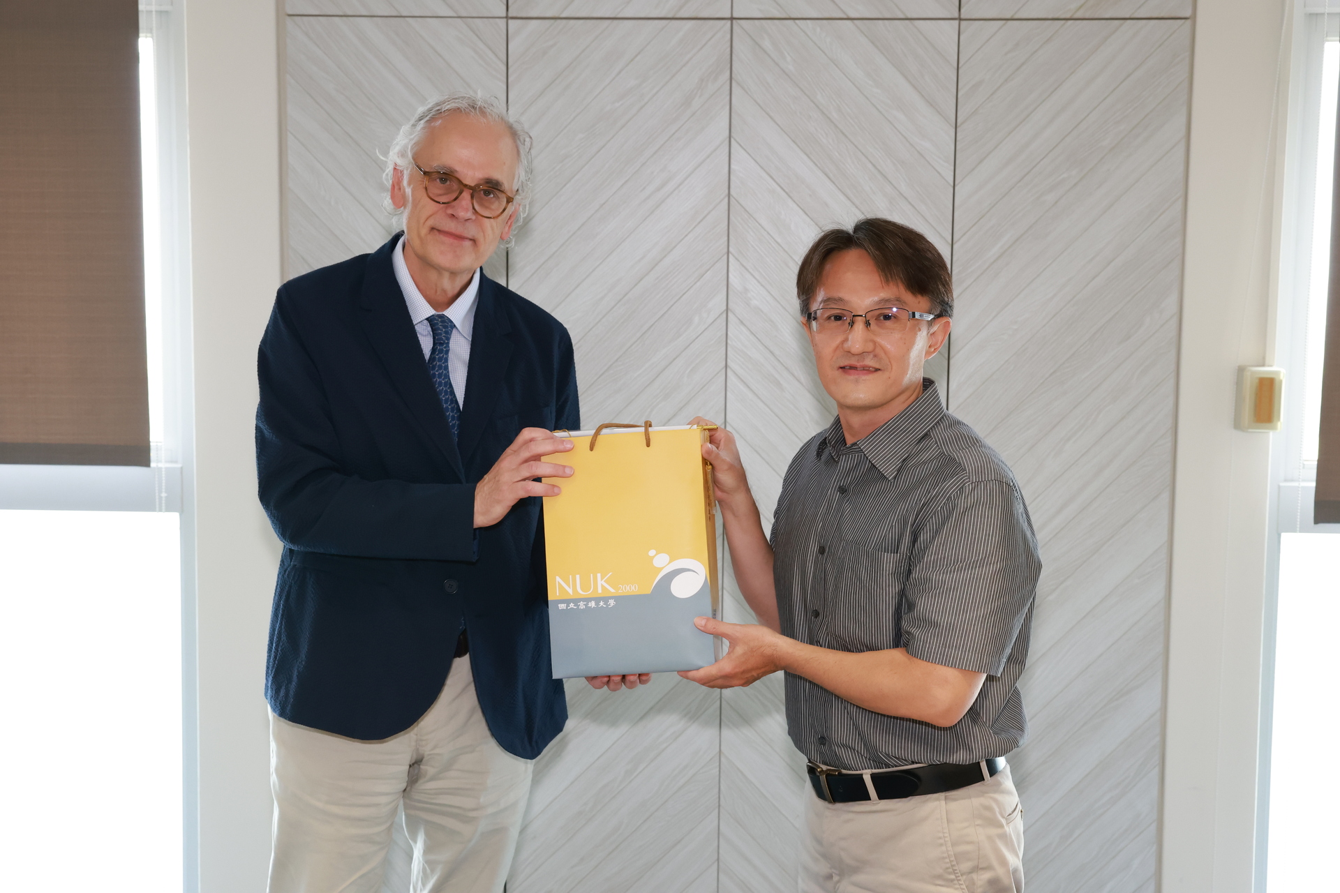 高雄大學技轉法國維克藥廠 學研成果跨入全球動物保健市場005