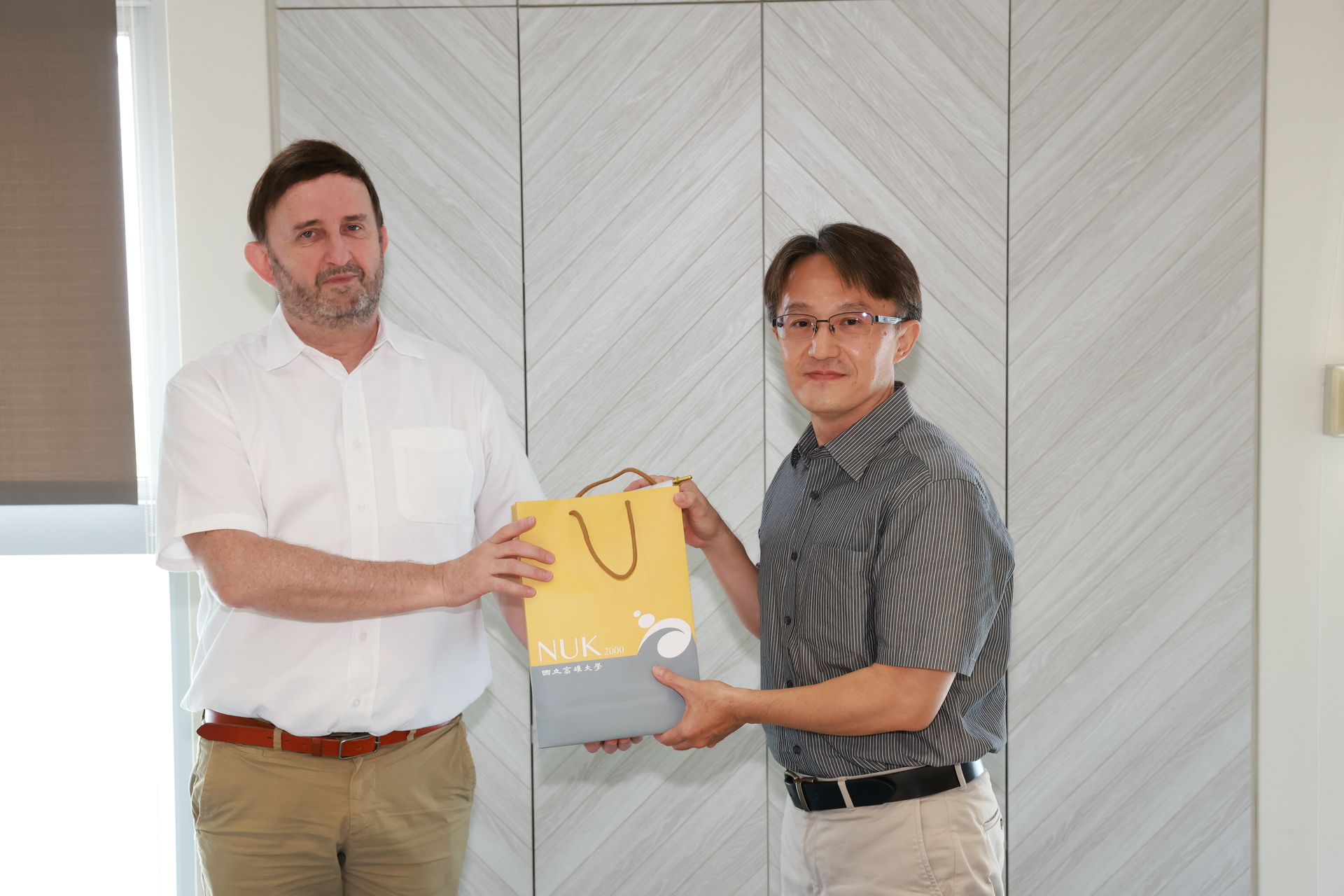 高雄大學技轉法國維克藥廠 學研成果跨入全球動物保健市場006