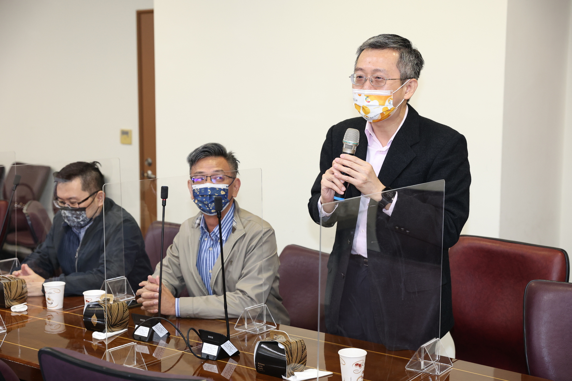 前圖資館館長、資訊工程學系教授吳俊興