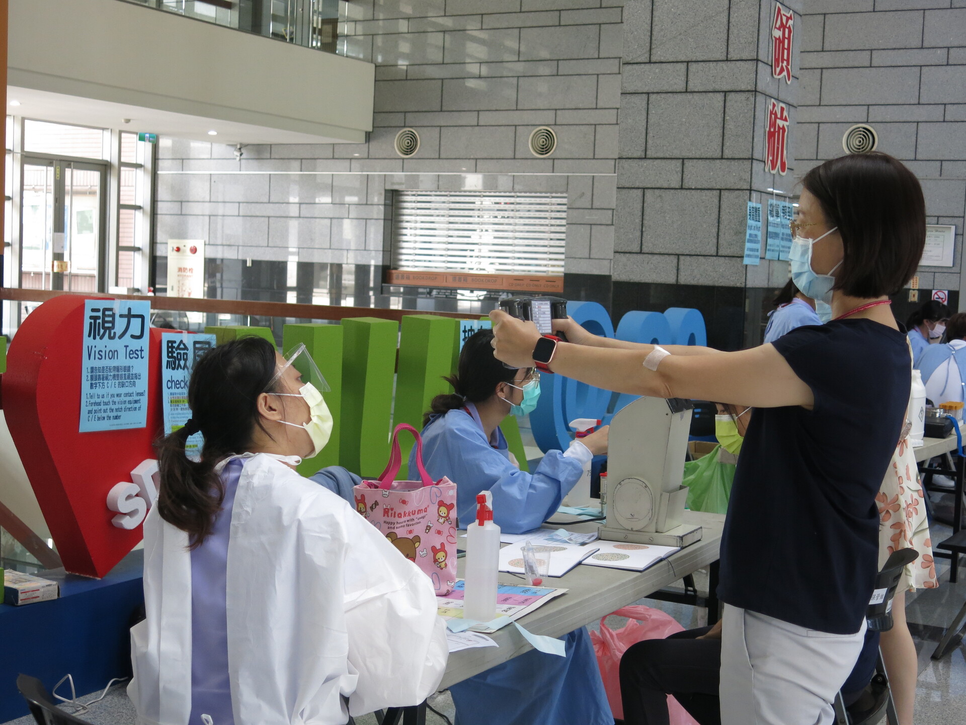 國立高雄大學落實照顧勞工職場健康，4日舉辦勞工健康檢查及實驗室特殊健康檢查