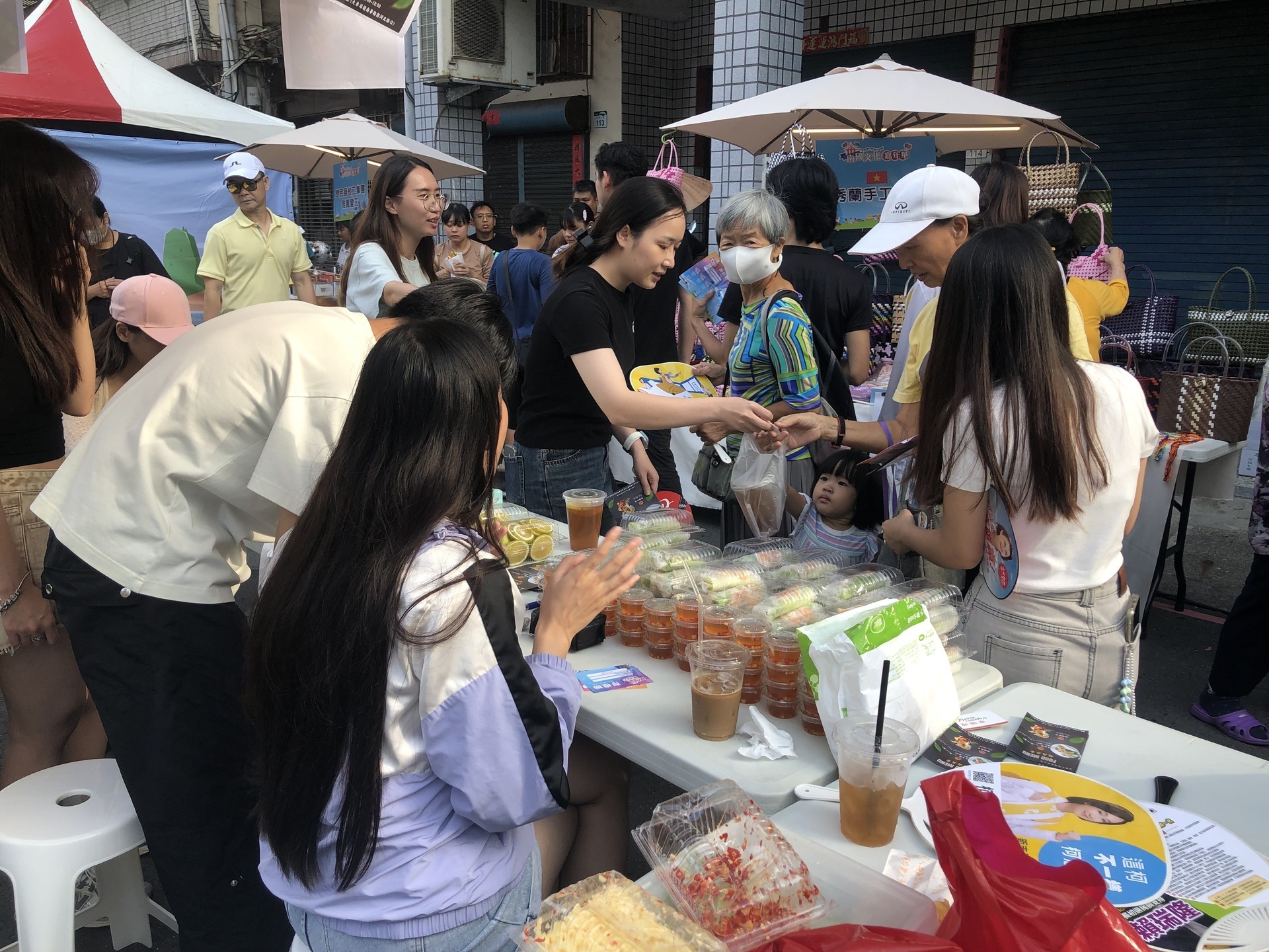 NUK Faculty and Students Never Absent from the "Southern Culture Carnival," Showcasing International Education Achievements. 011Image