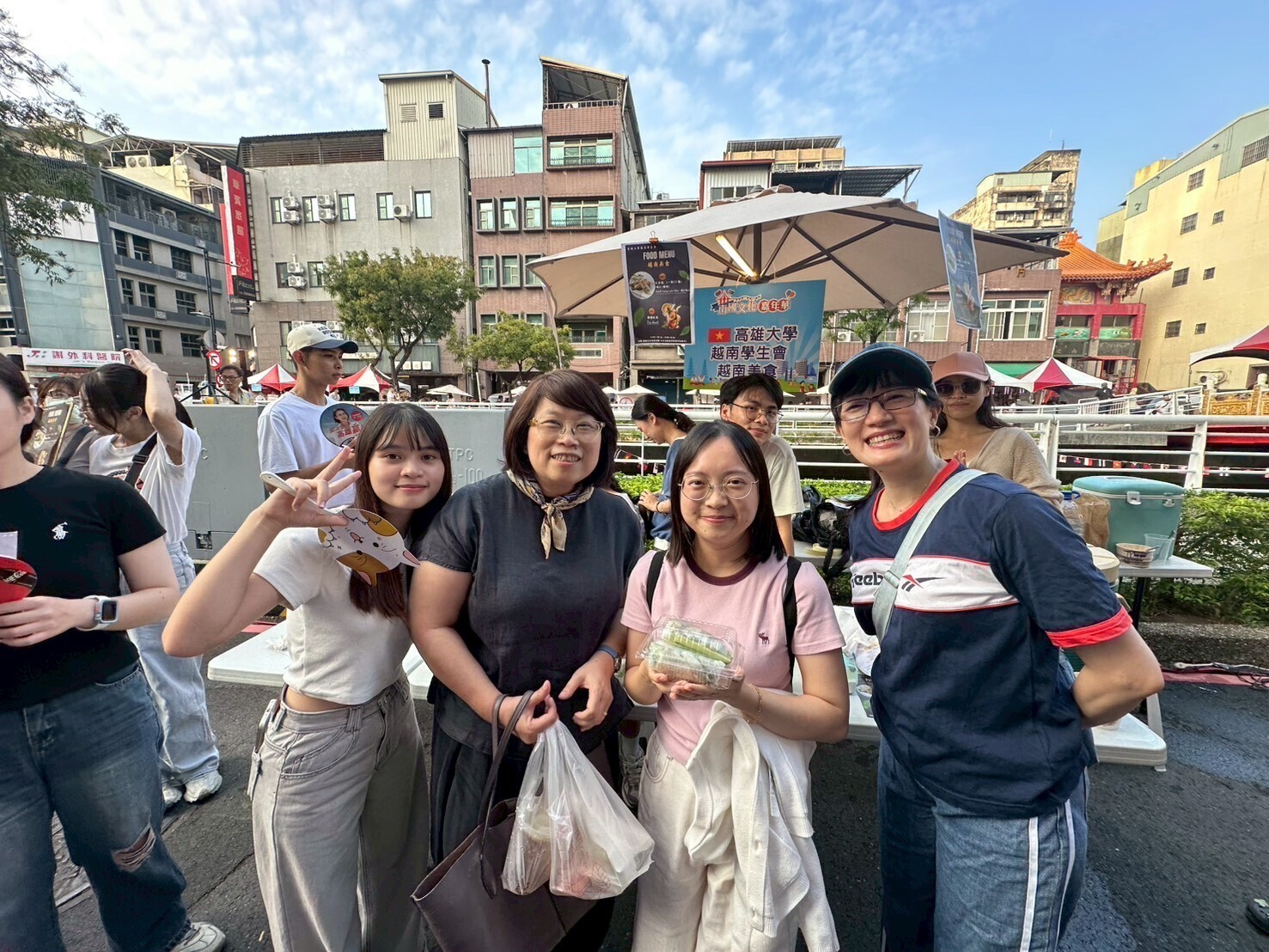NUK Faculty and Students Never Absent from the "Southern Culture Carnival," Showcasing International Education Achievements. 013Image