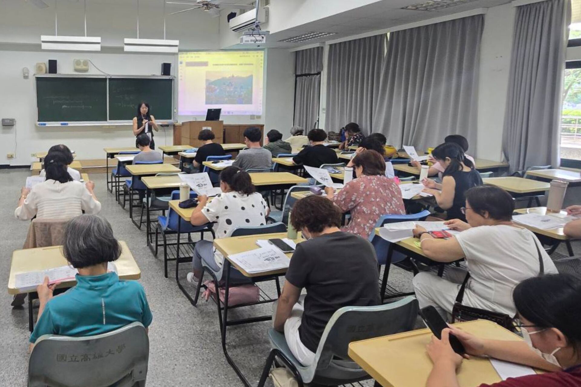 高大運健休系Inbody身體組成分析課程,結合樂齡大學長者推廣休閒健康。004圖片