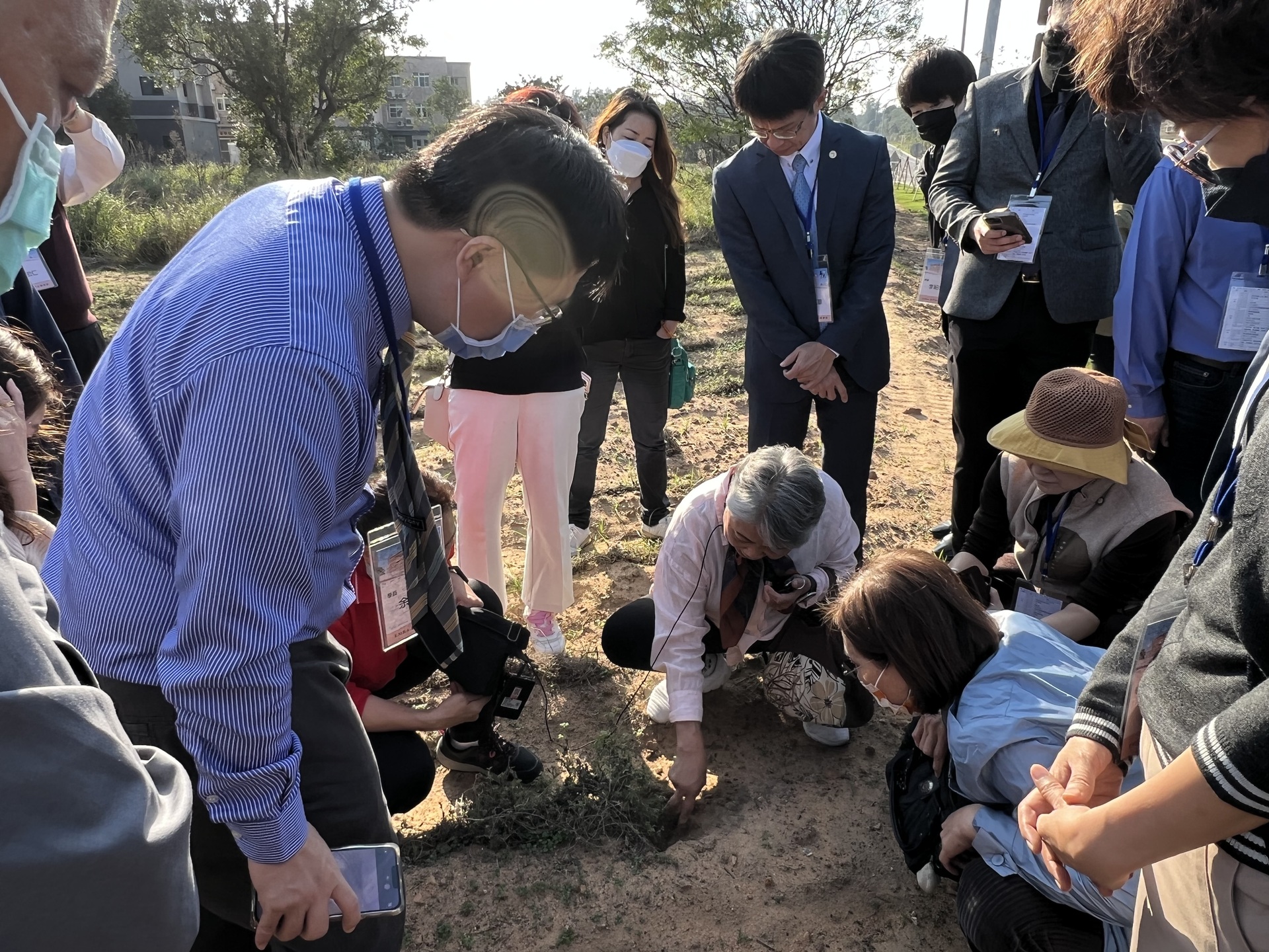EMBA高雄班跨海前往金門參訪企業、見證校（系）友陳福海接下縣長當選證書08
